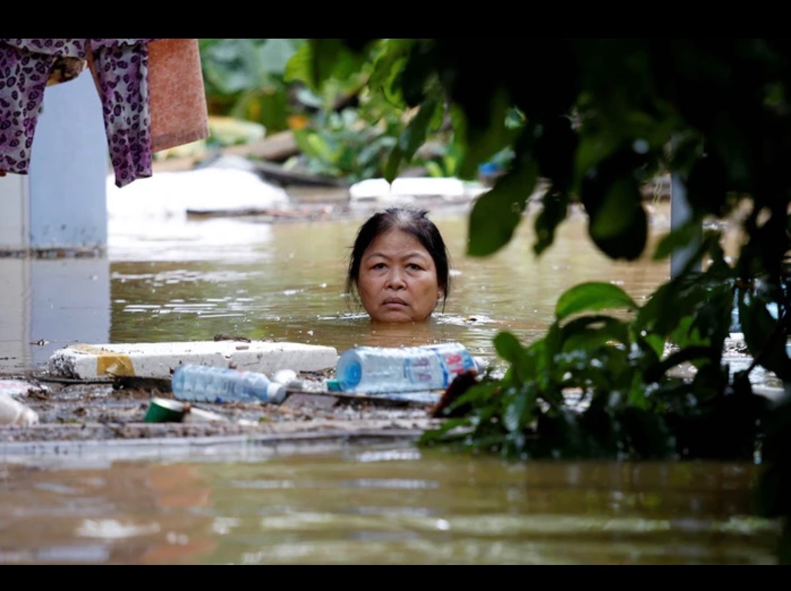 Urgent Help for Flood Victims in Central Vietnam campaign photo, 5 of 8