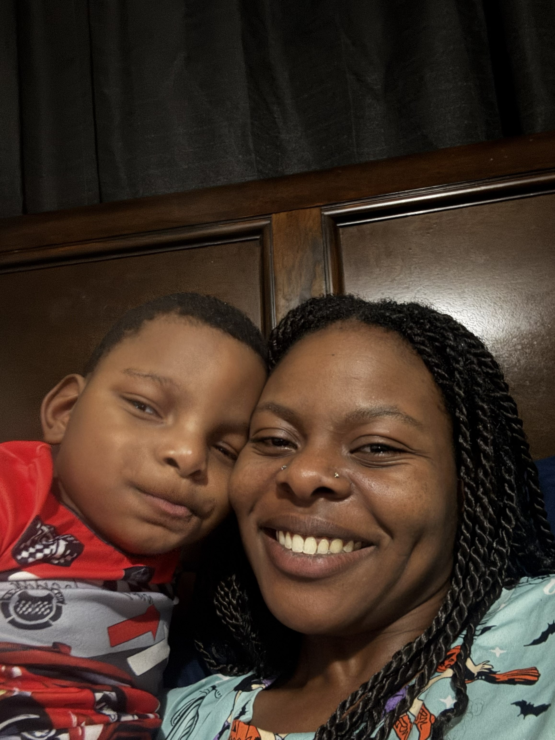 Help single mom & son facing crisis campaign photo, 5 of 8