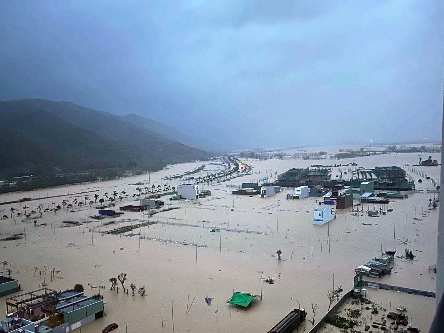 Overstroming Vietnam - Floods in Vietnam - Lû lųt ở Vietnam campaign photo, 5 of 7