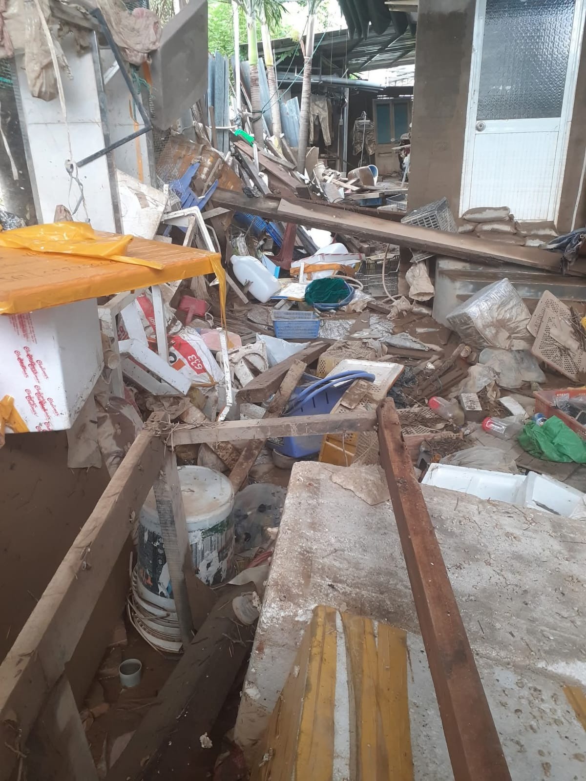 Help Bring Aid To Flooded Nha Trang and Central Vietnam campaign photo, 2 of 5