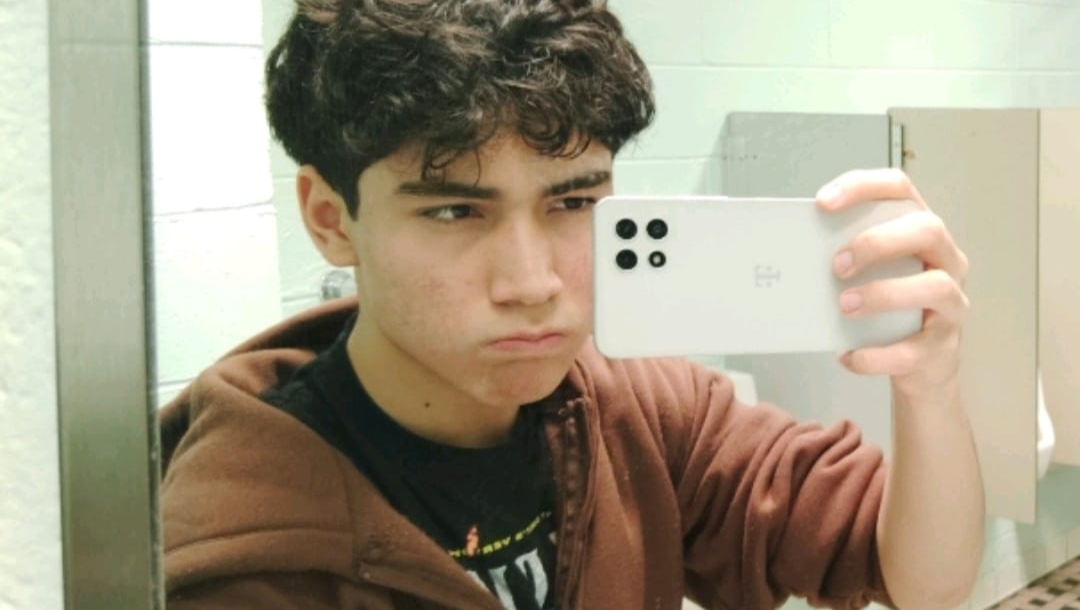 Help Cesar D Achieve a Medical Degree pinned link photo