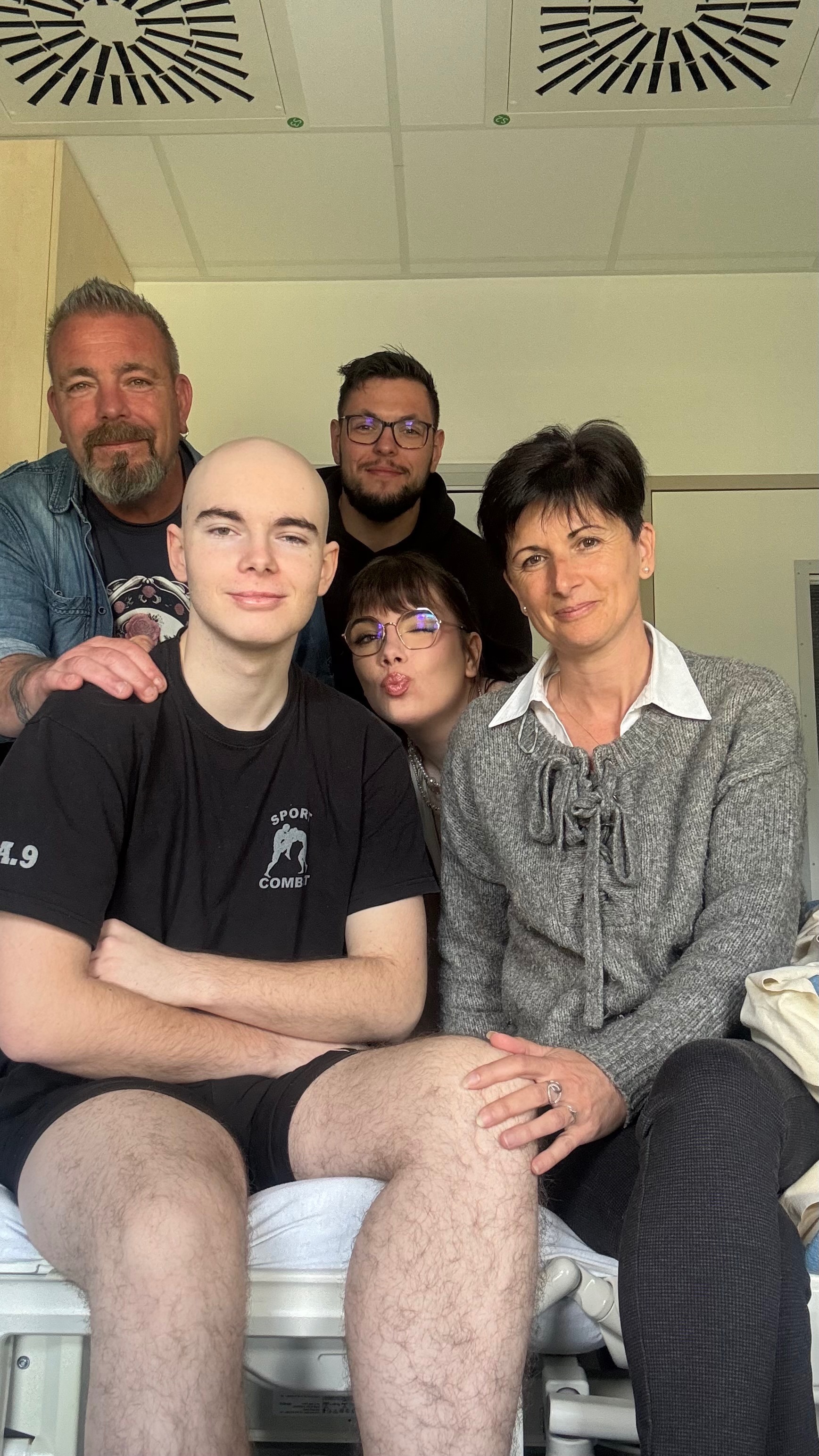 Savons Amaury : 18 ans combat contre un cancer raredu Cancer campaign photo, 6 of 8