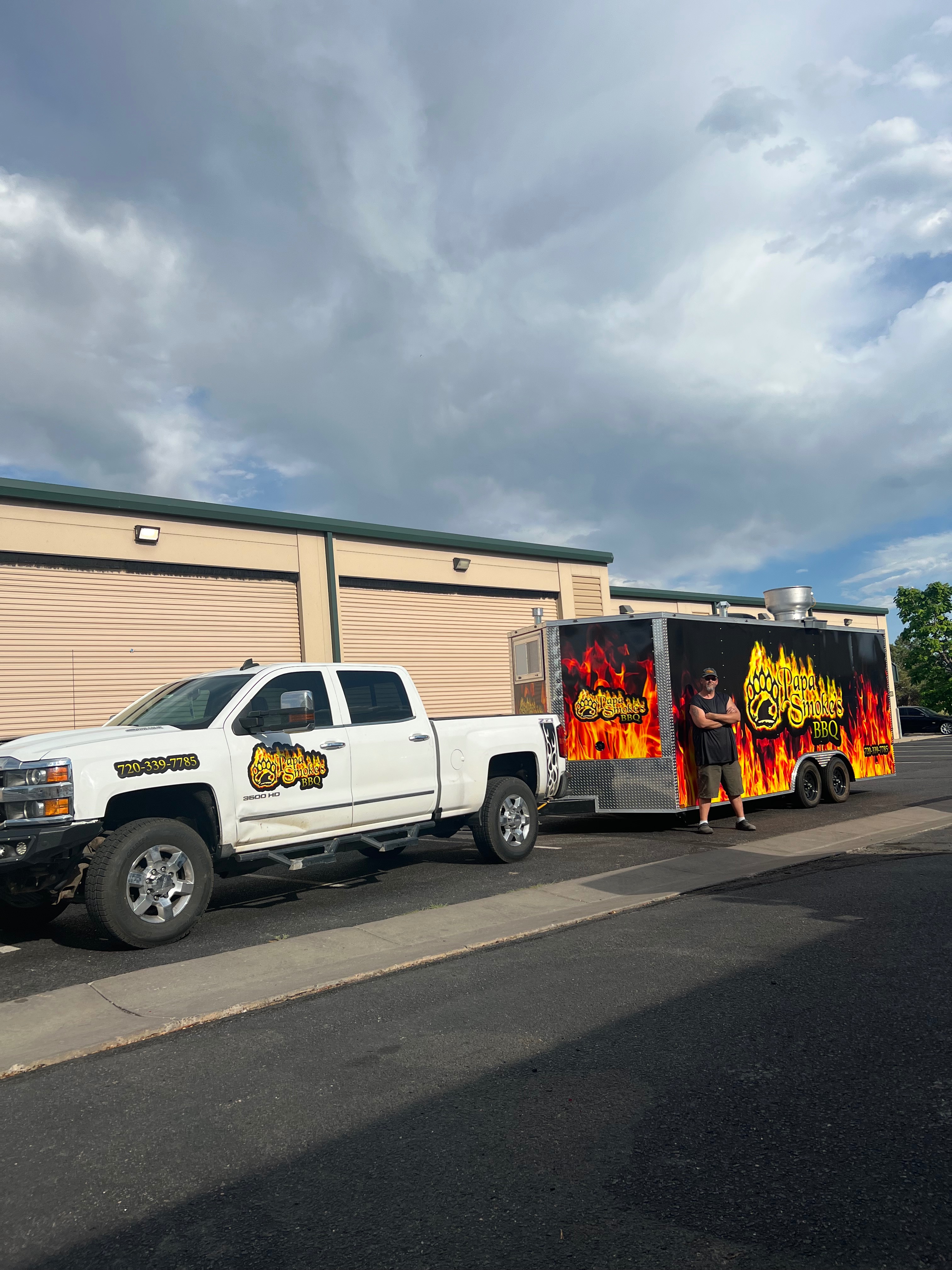 Foto della campagna Help Our Family Recover After Food Truck Explosion, 5 di 6
