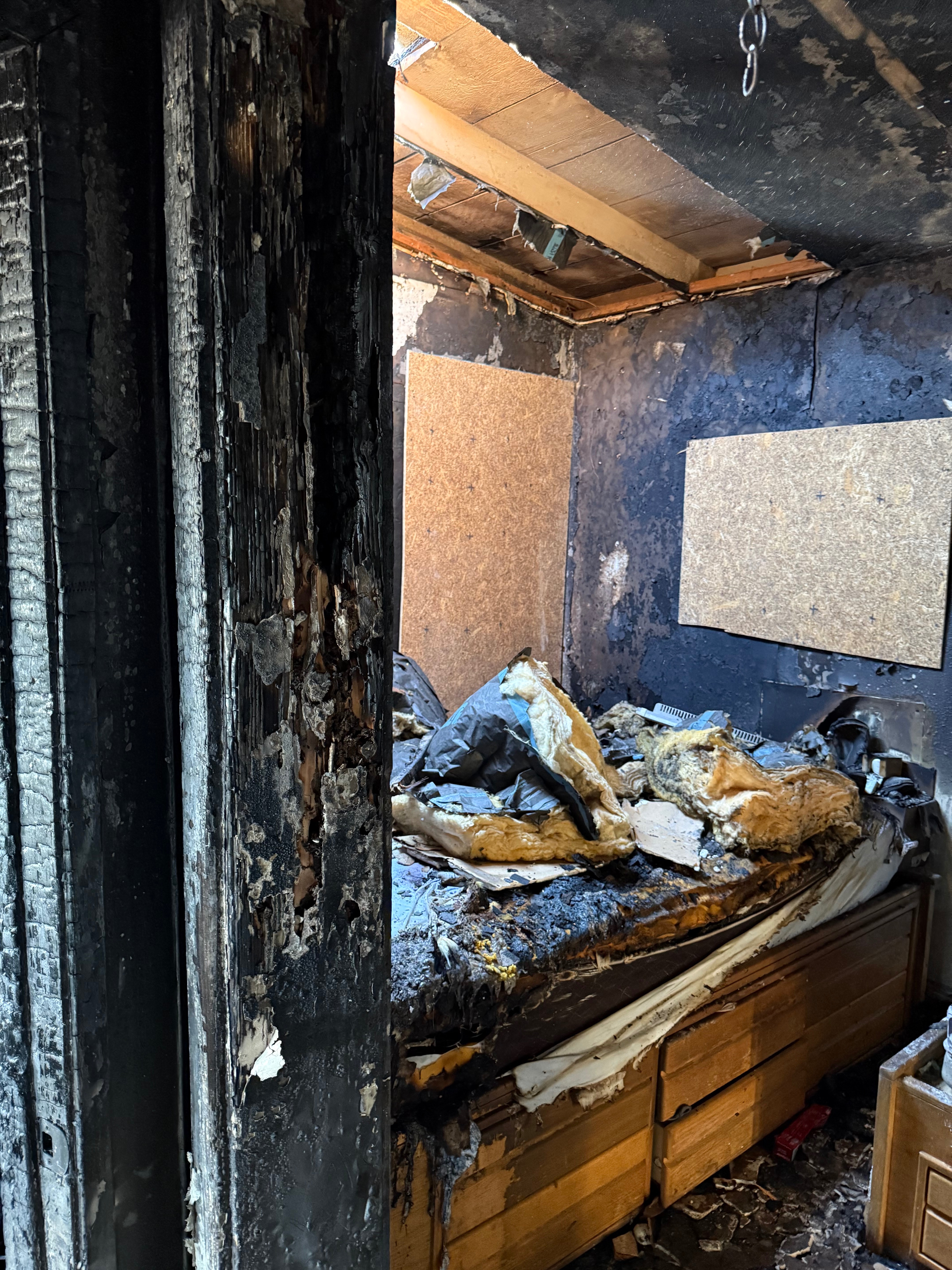 Apoyo a la familia tras el devastador incendio de su casa campaign photo, 4 of 8