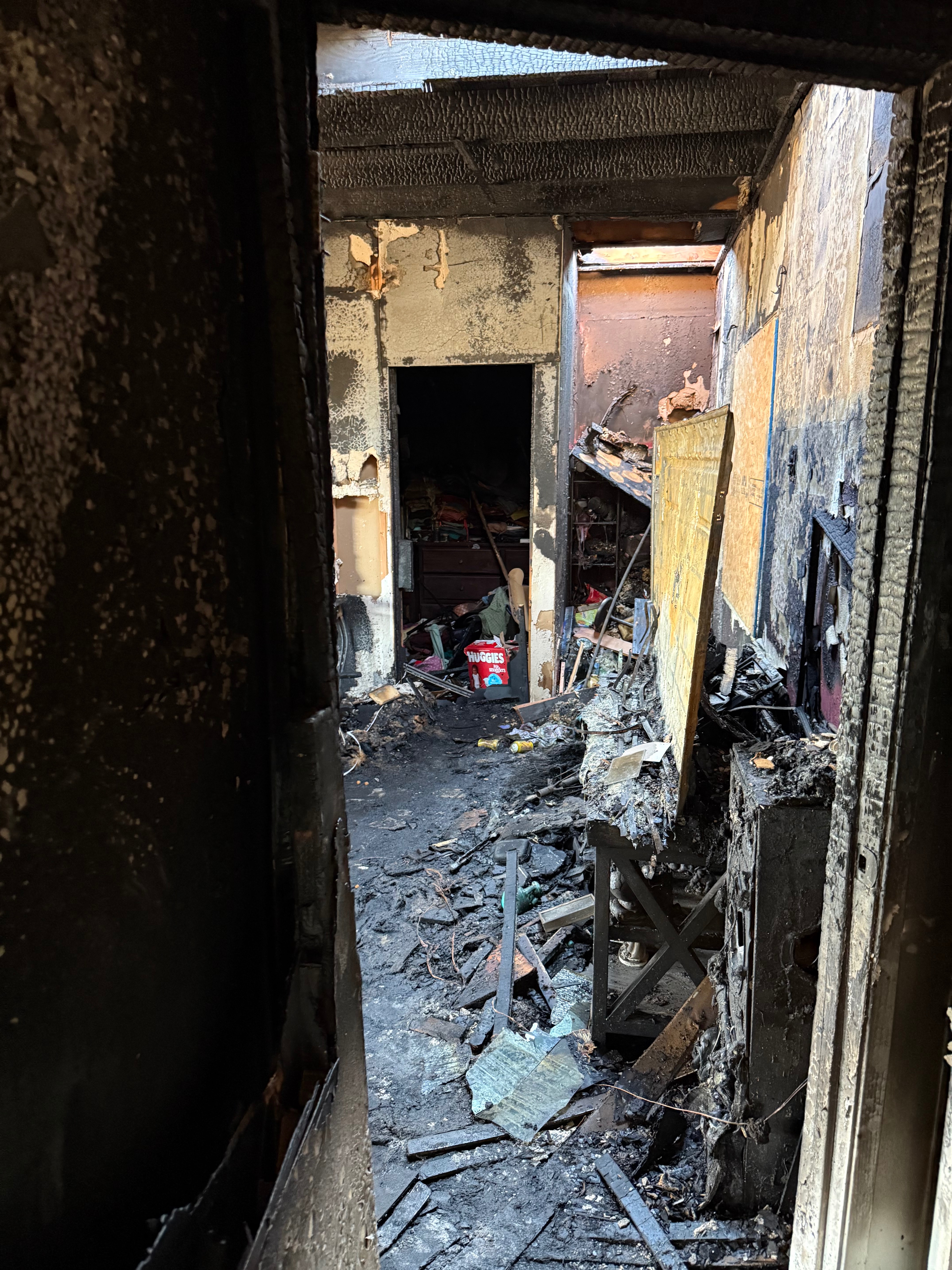 Apoyo a la familia tras el devastador incendio de su casa campaign photo, 6 of 8
