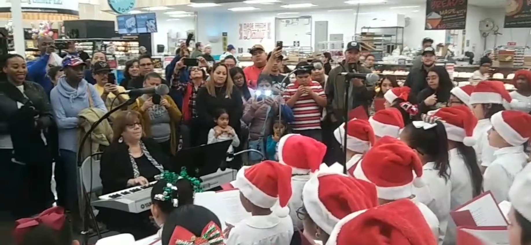 Help Northline Choir Shine at Navidad en el Barrio campaign photo, 2 of 4