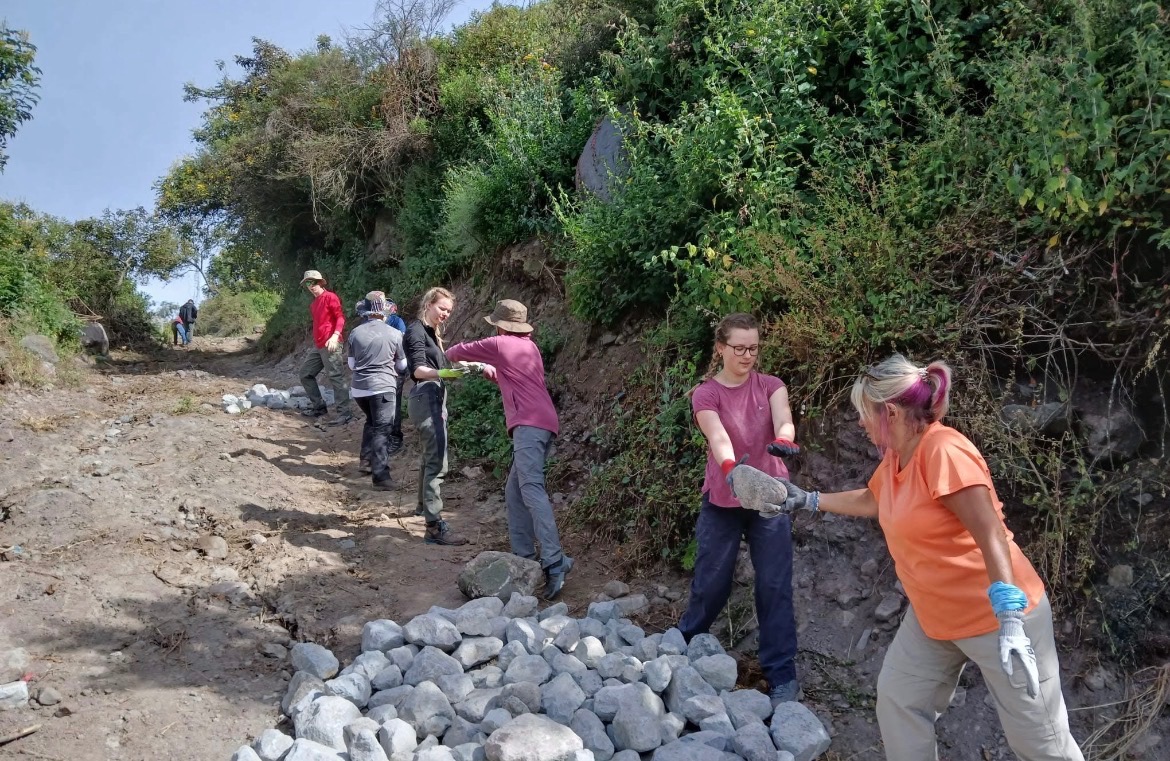 Donate to help volunteering within Kenya 2027 campaign photo, 2 of 7