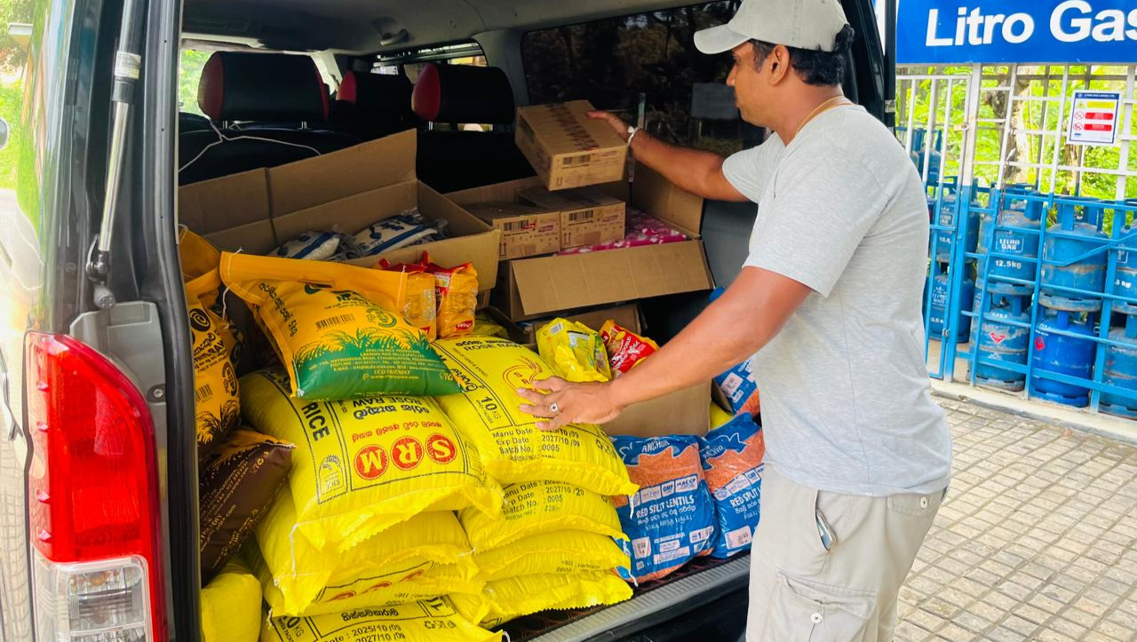 Sri Lanka Flood Relief: Food, Baby Supplies and Urgent Aid photo