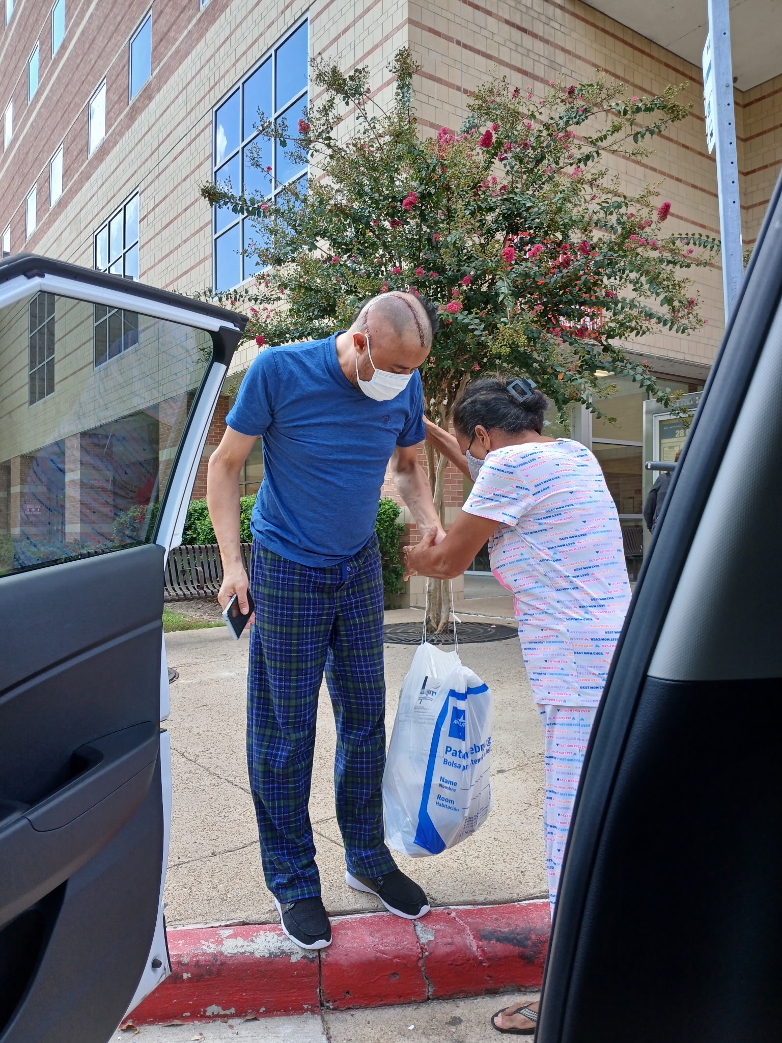 Support Mrs. Reyes After Tragic Losses campaign photo, 2 of 8