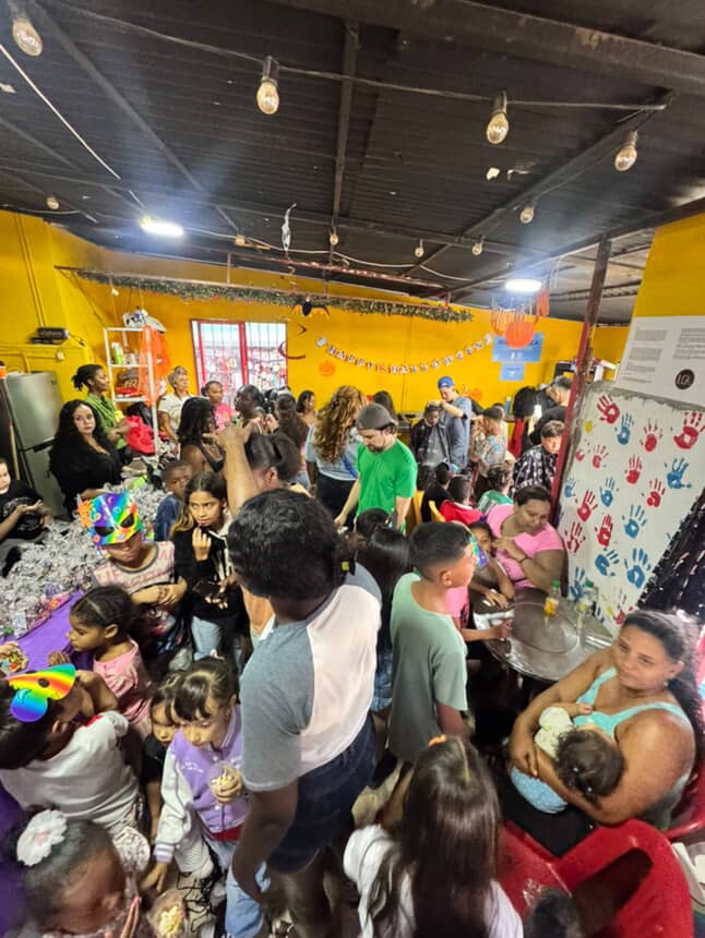 Bring Holiday Magic to Children in Comuna Ocho (Medellin) campaign photo, 4 of 8