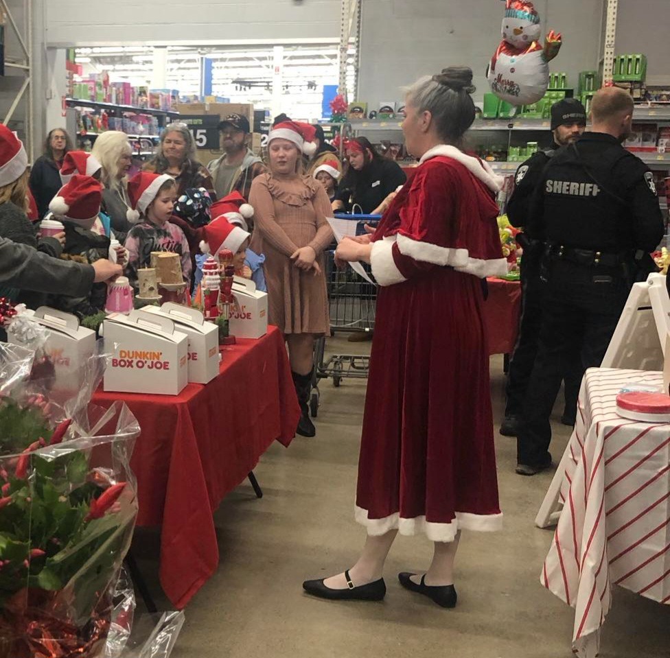 Support Shop with a Cop 2025 for Kids' Holiday Joy campaign photo, 5 of 8