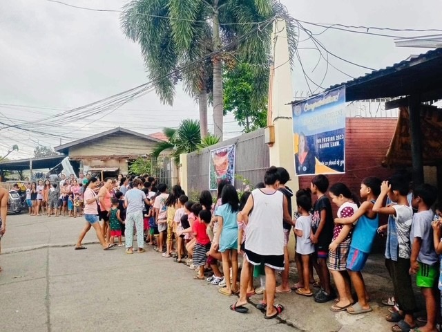 Bringing Christmas Joy to Local Families in the Philippines campaign photo, 4 of 8