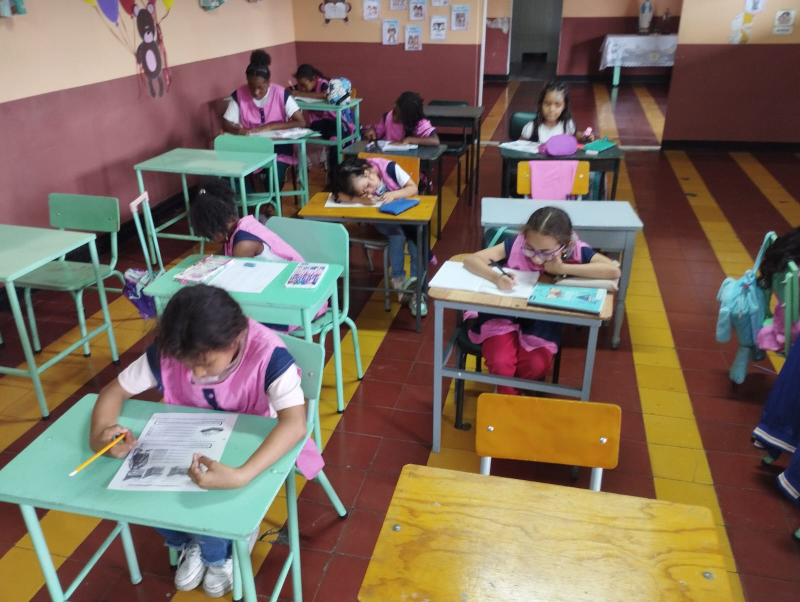 Christmas Joy & School Supplies for Hogar Santa Cecilia campaign photo, 6 of 7