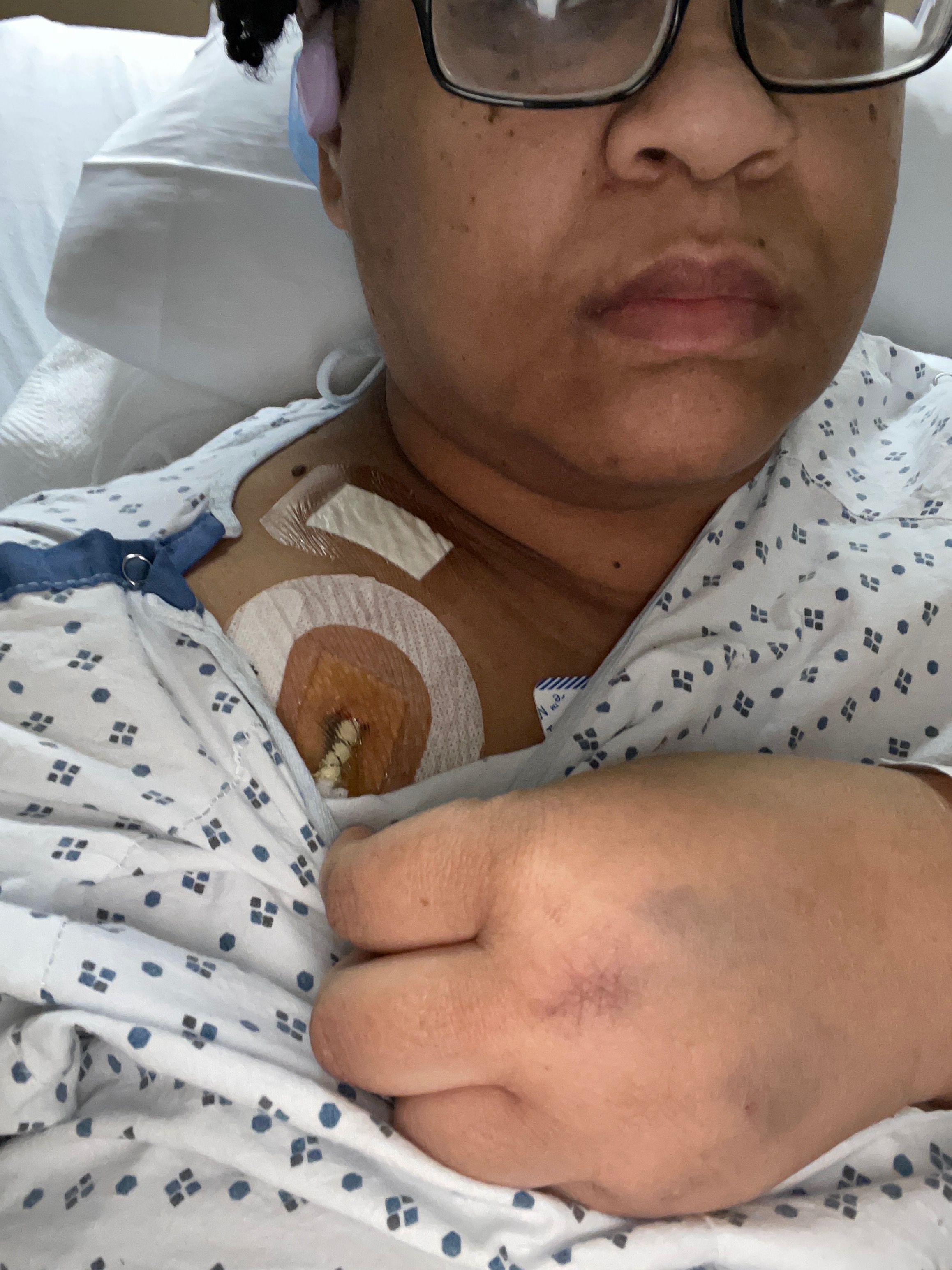 Support Ashley’s Family During Kidney Treatment campaign photo, 2 of 4