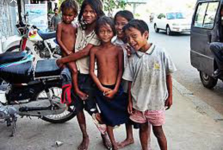 Donate to help the children in the street for Christmas campaign photo, 5 of 8