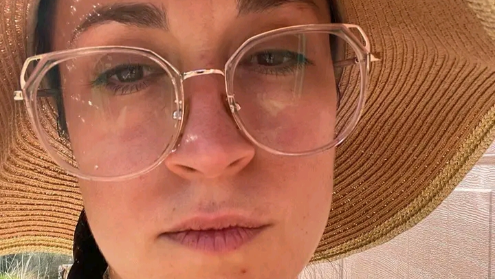 Support joycelynn family from the streets  to a good home photo