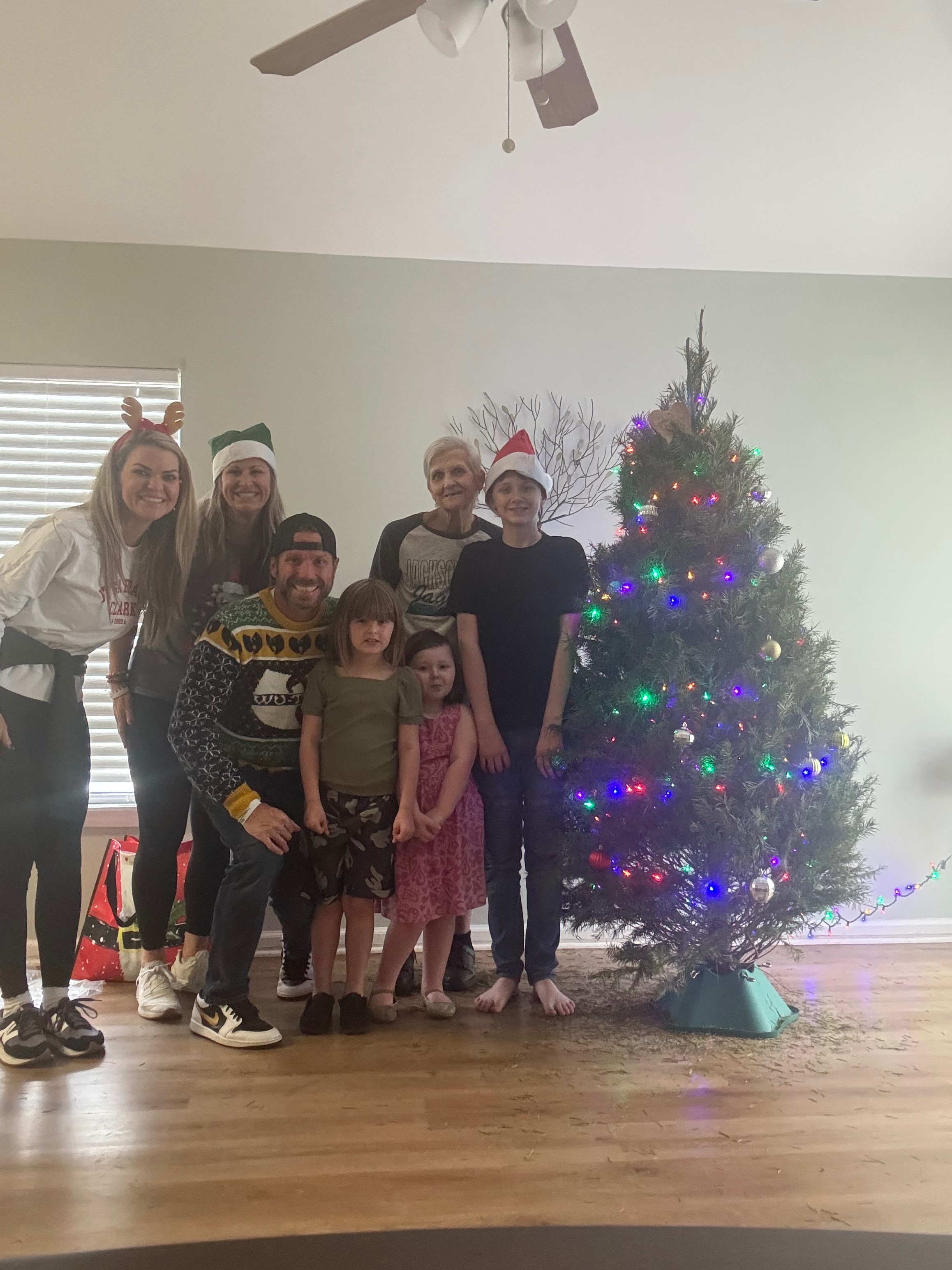 Support Sandra & Her Grandchildren This Christmas campaign photo, 6 of 7