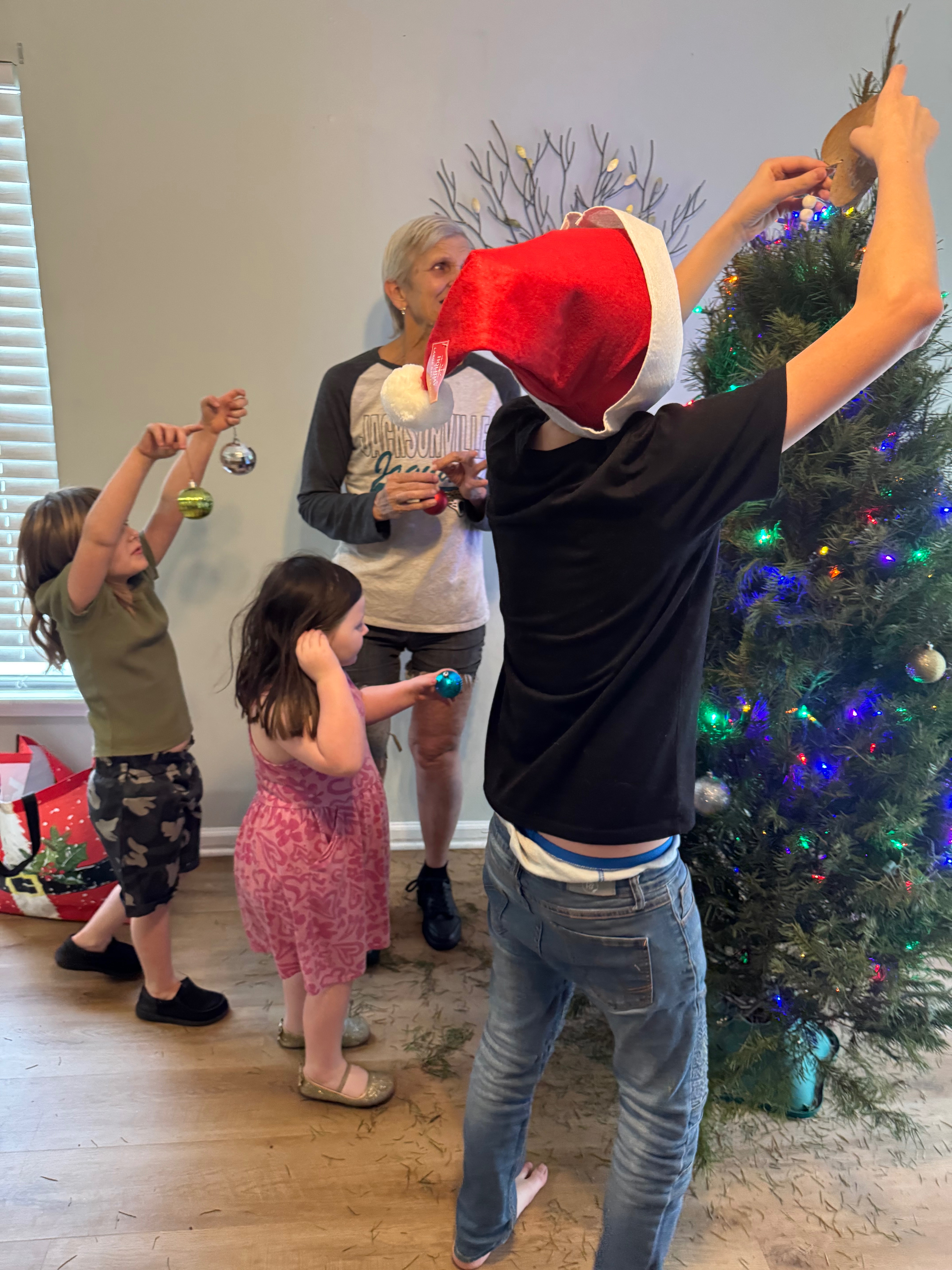 Support Sandra & Her Grandchildren This Christmas campaign photo, 4 of 7