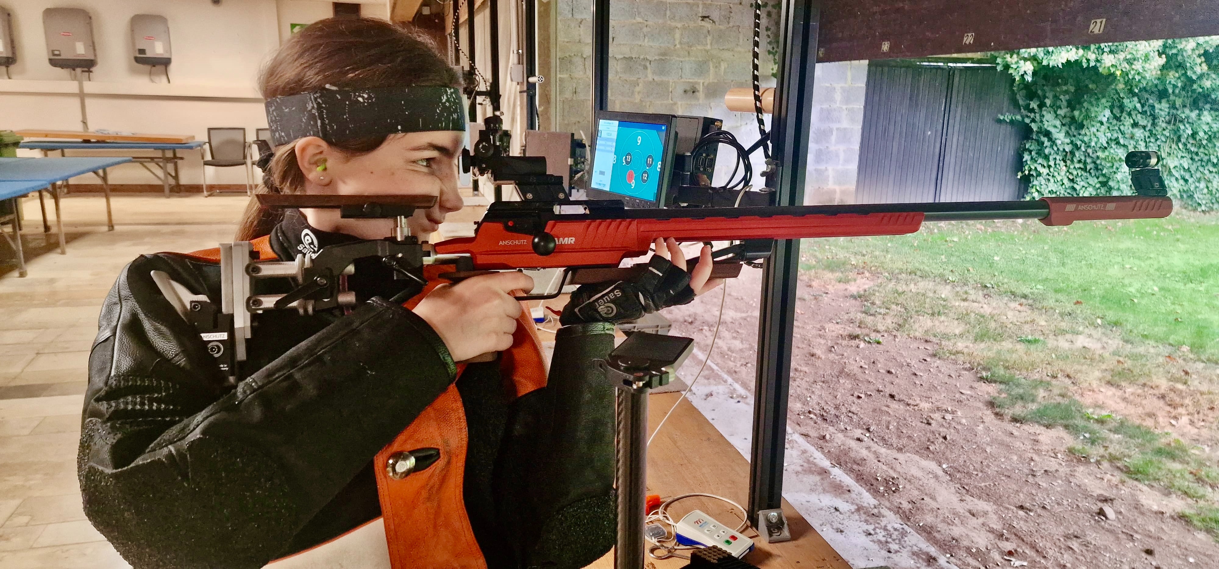 Support elite sport shooter Chloé Braun campaign photo, 5 of 8