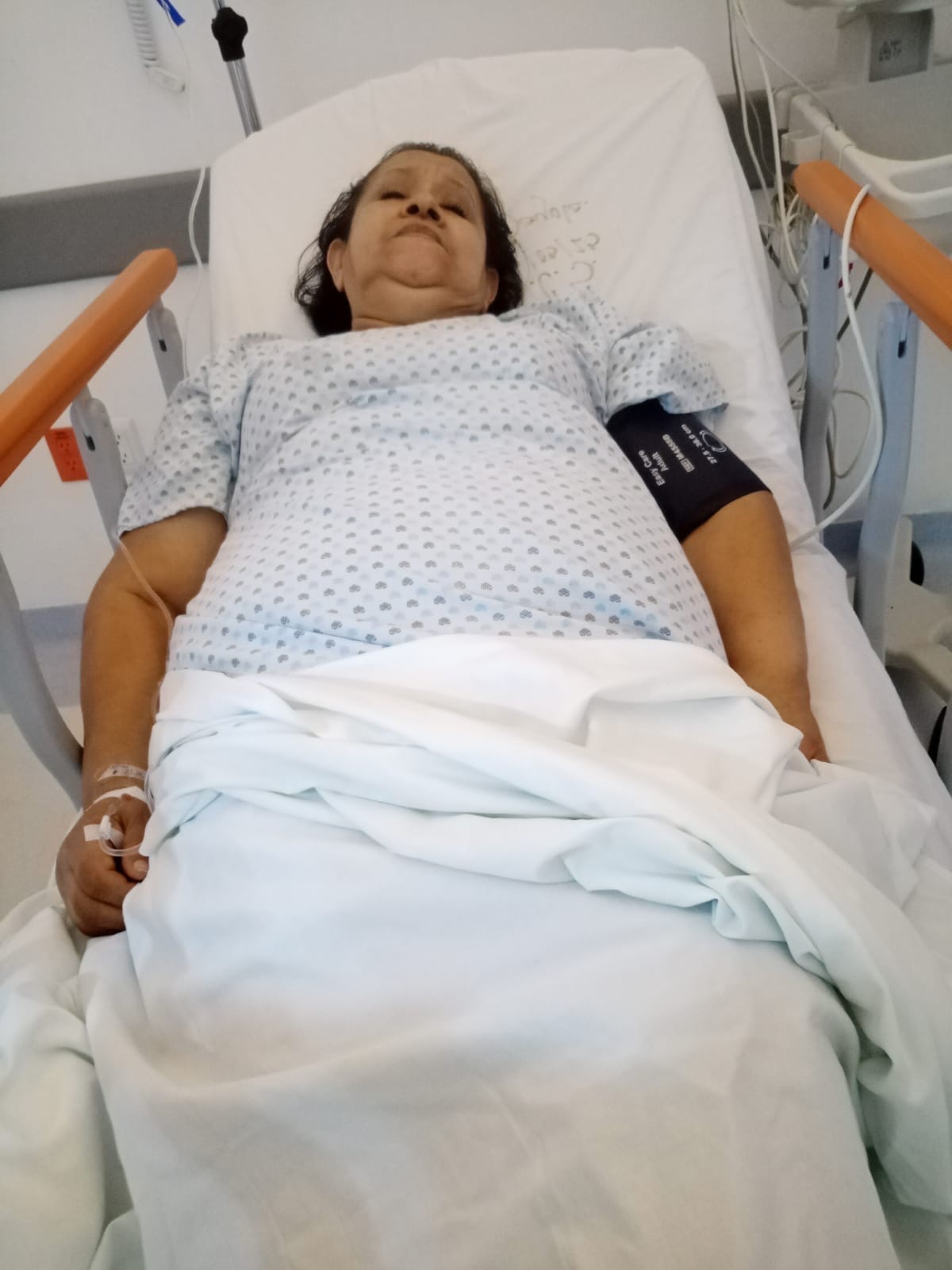 Help My Aunt Recover from Emergency Surgery campaign photo, 2 of 7