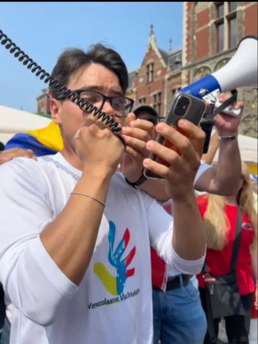 Support Marcos in this very difficult moment of immigration campaign photo, 4 of 5