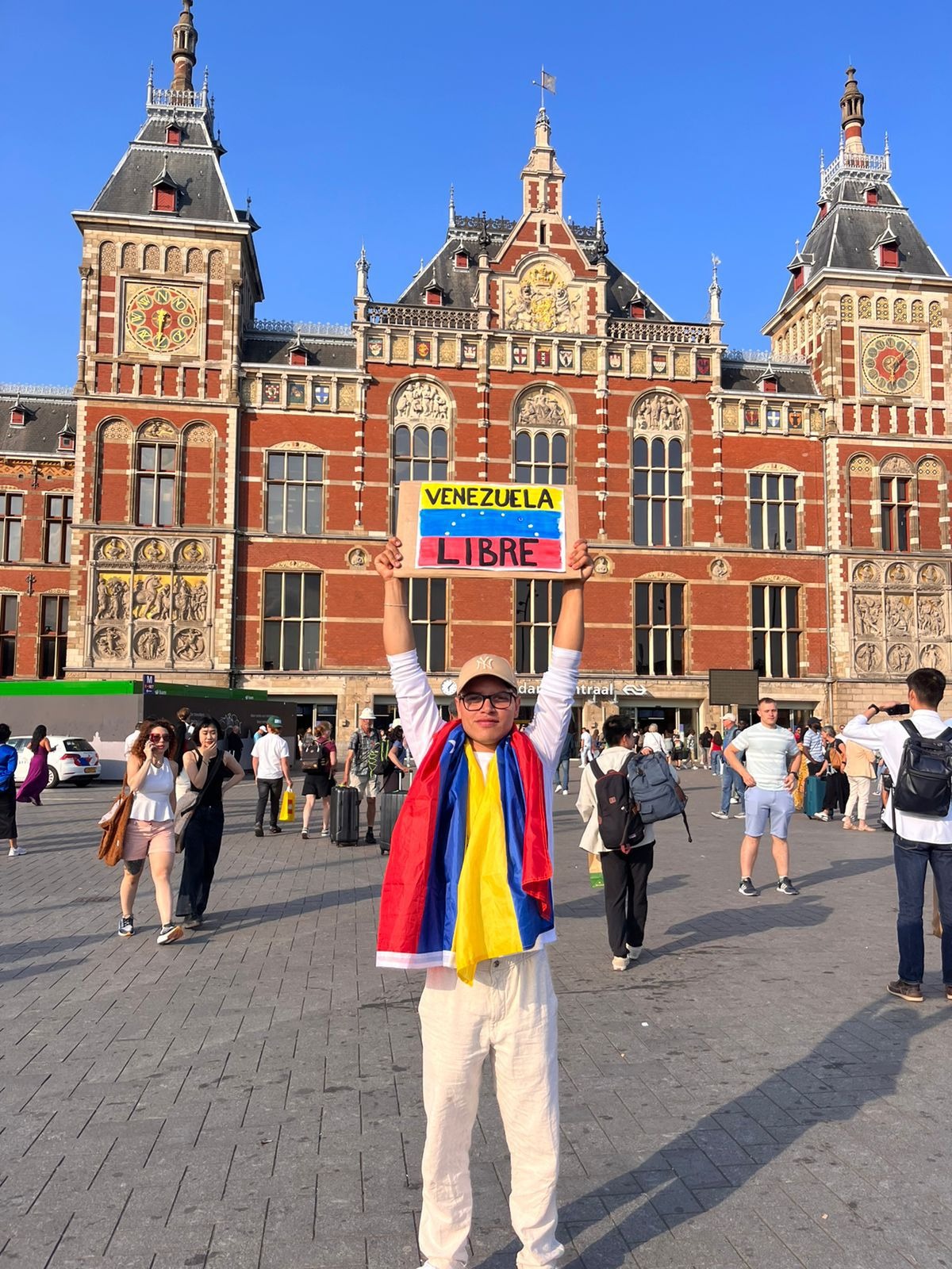 Support Marcos in this very difficult moment of immigration campaign photo, 2 of 5