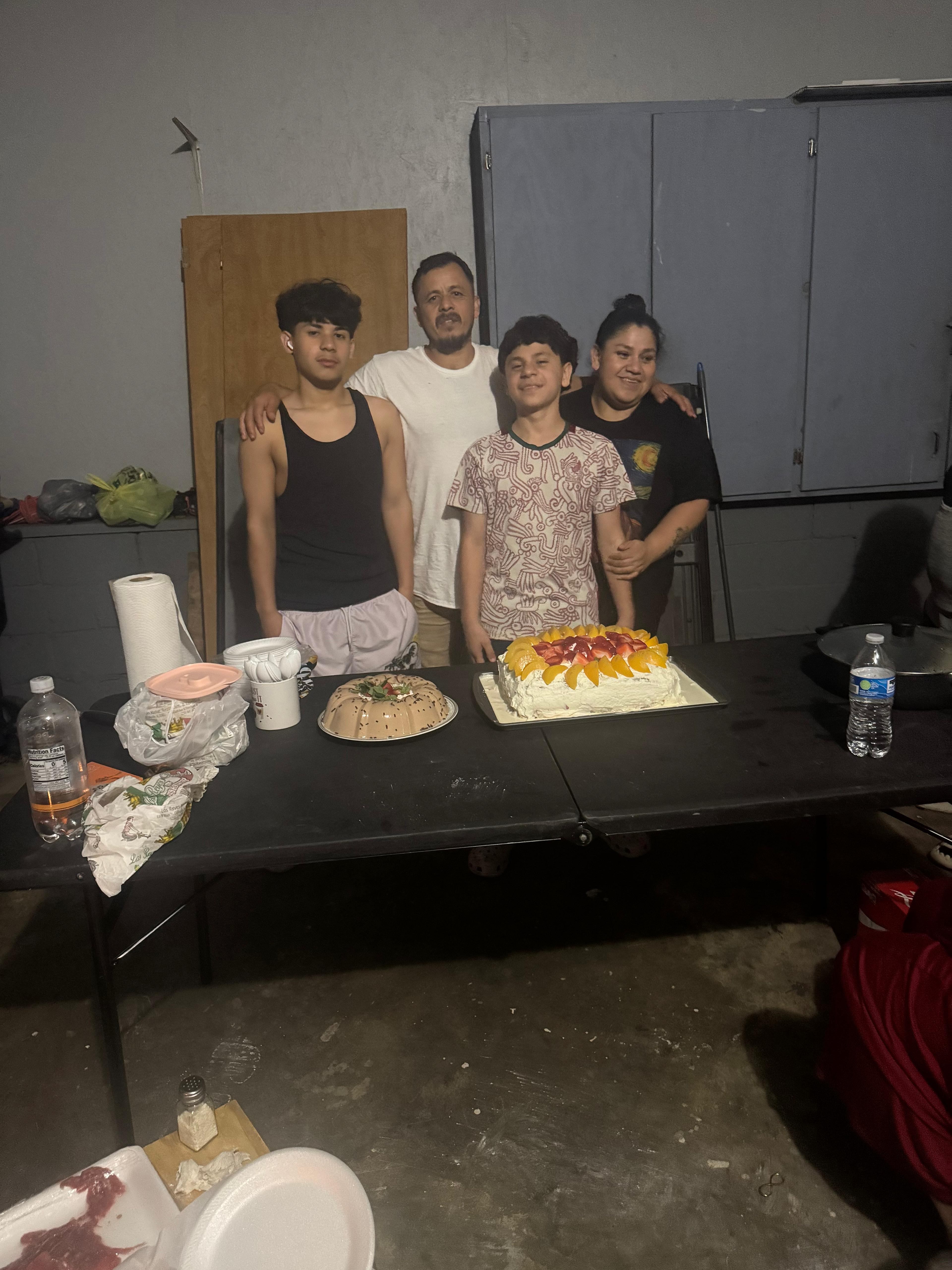 Una familia separada, unida por la esperanza campaign photo, 5 of 6