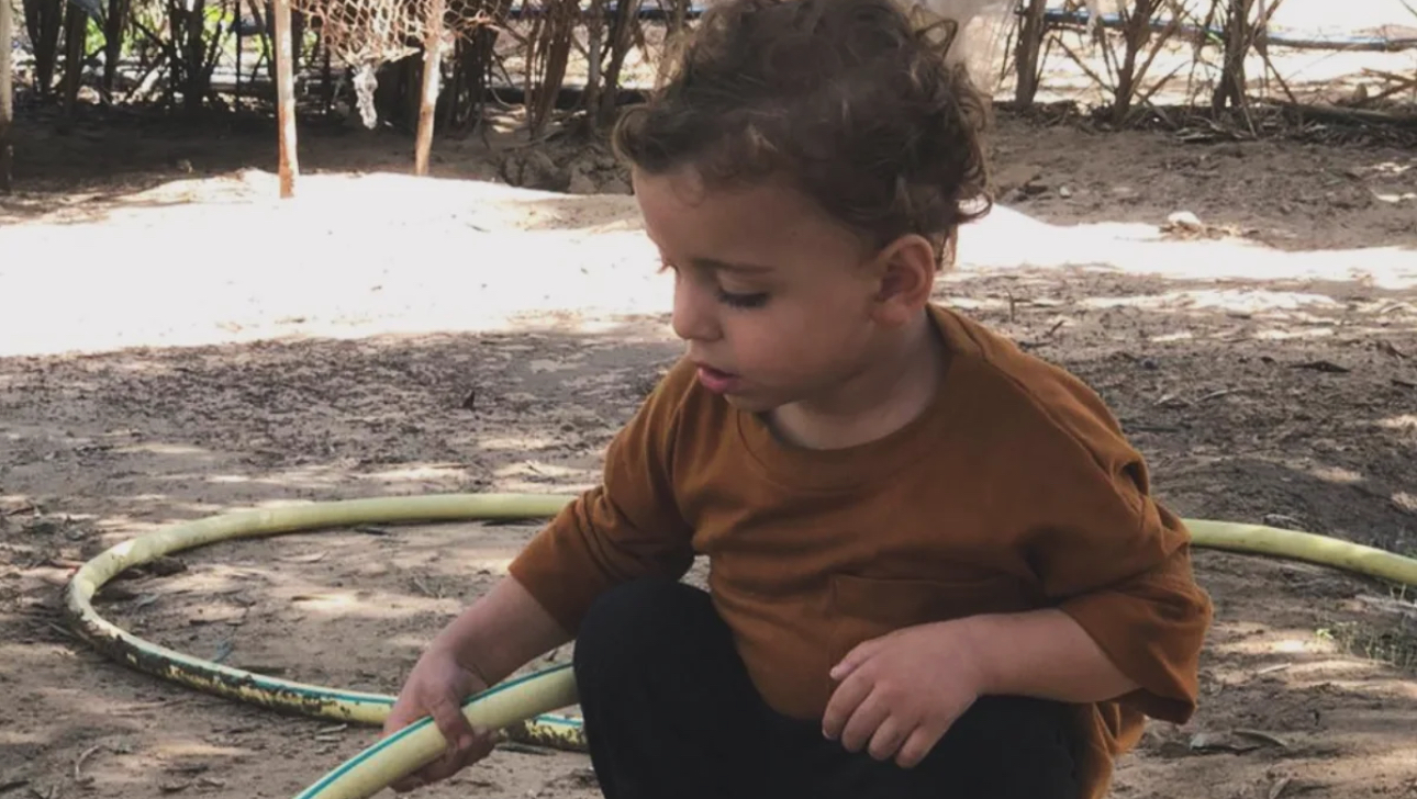 Help Aida Get Her Daily Medication and Care for Her