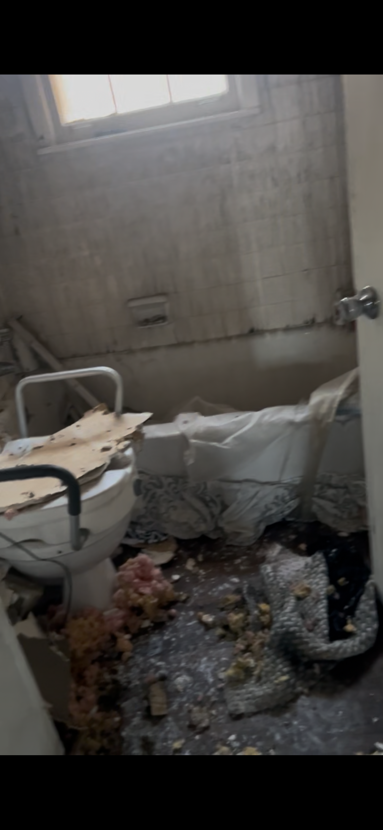 Help My Mom Rebuild After House Fire campaign photo, 5 of 8