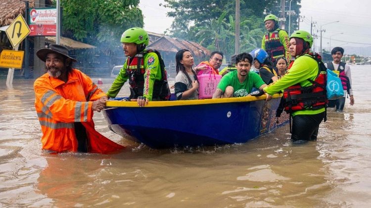 Aid for Thailand Flood Victims and Hospitals campaign photo, 2 of 6