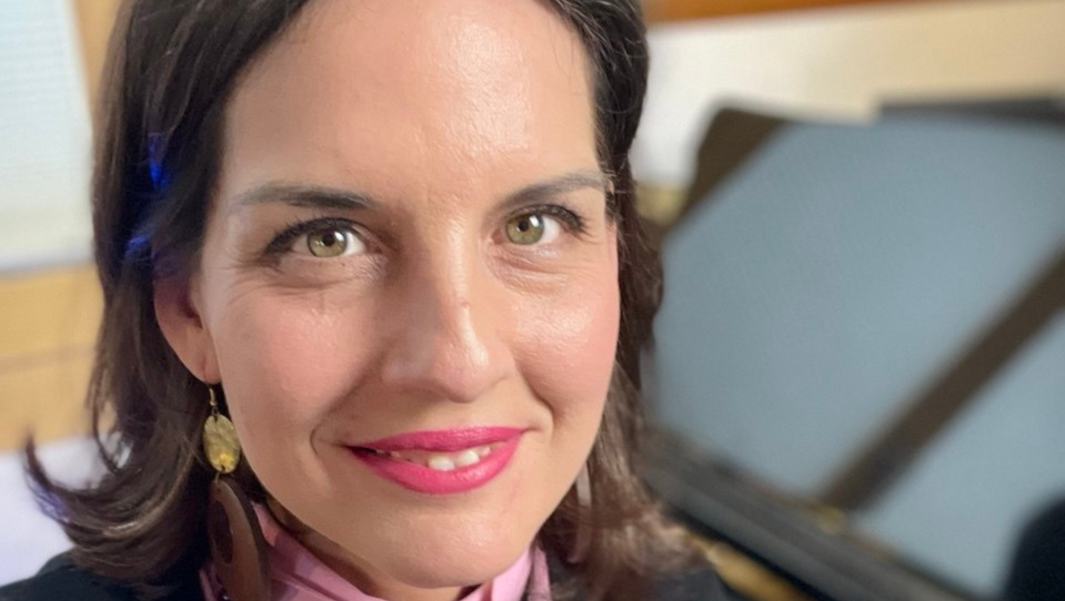 Hilfe für Mailyn - SCHNEEMANN®-Klavierschule in Gefahr photo