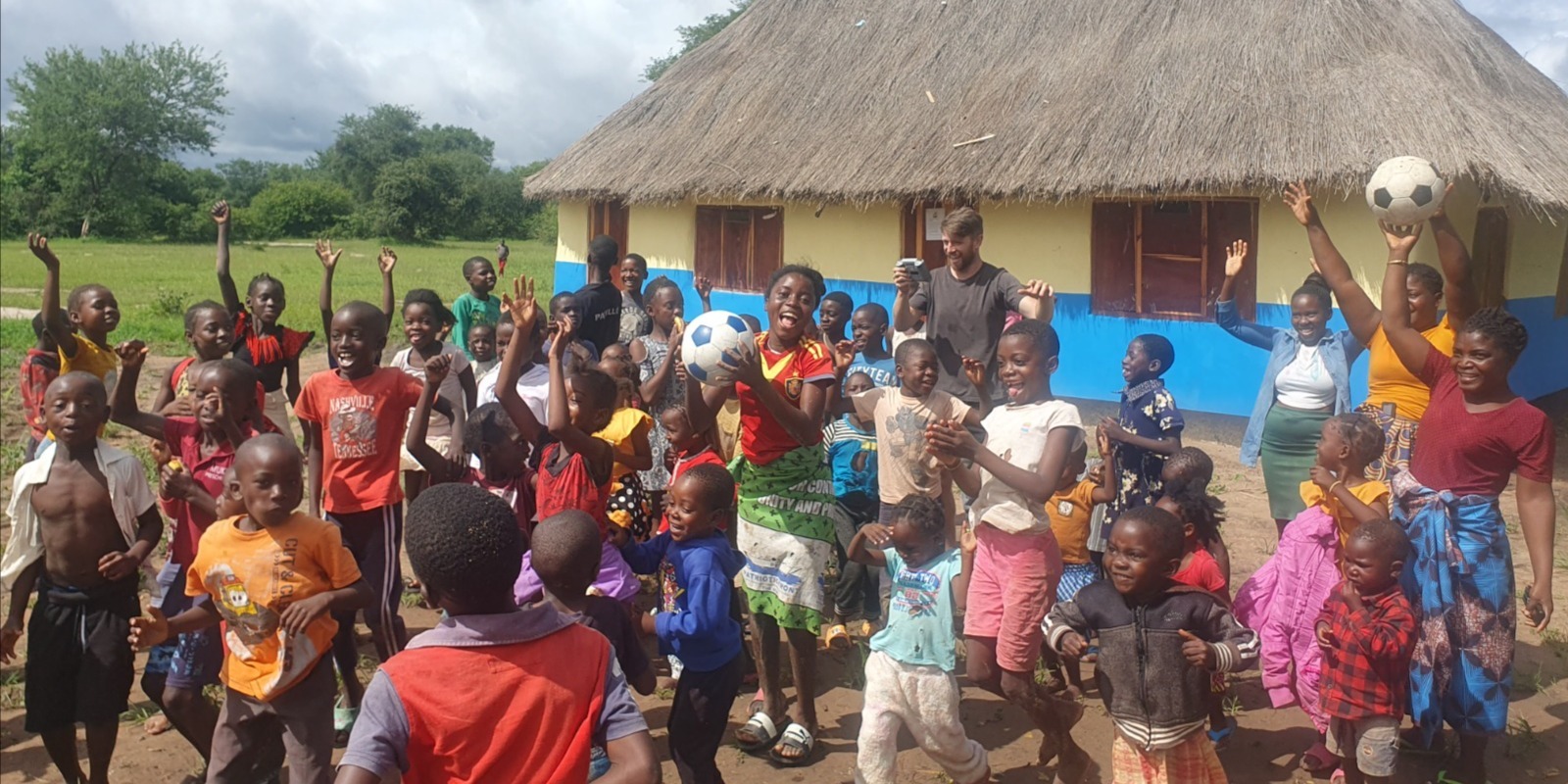 Ayuda a Tusoleke School, Muke village, Zambia campaign photo, 5 of 6