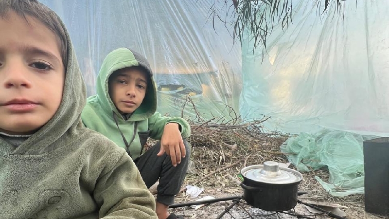 PLEASE DON’T LOOK AWAY.. MY FAMILY IN GAZA NEEDS YOU photo
