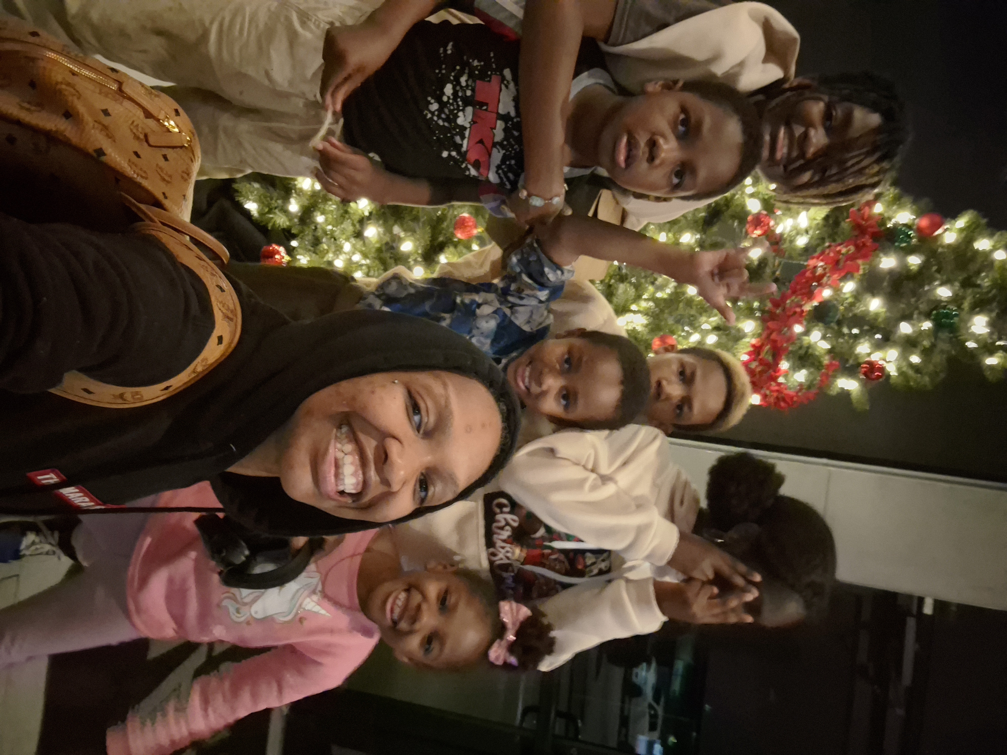 Urgent Aid for a Mom and Her Six Children campaign photo, 2 of 5
