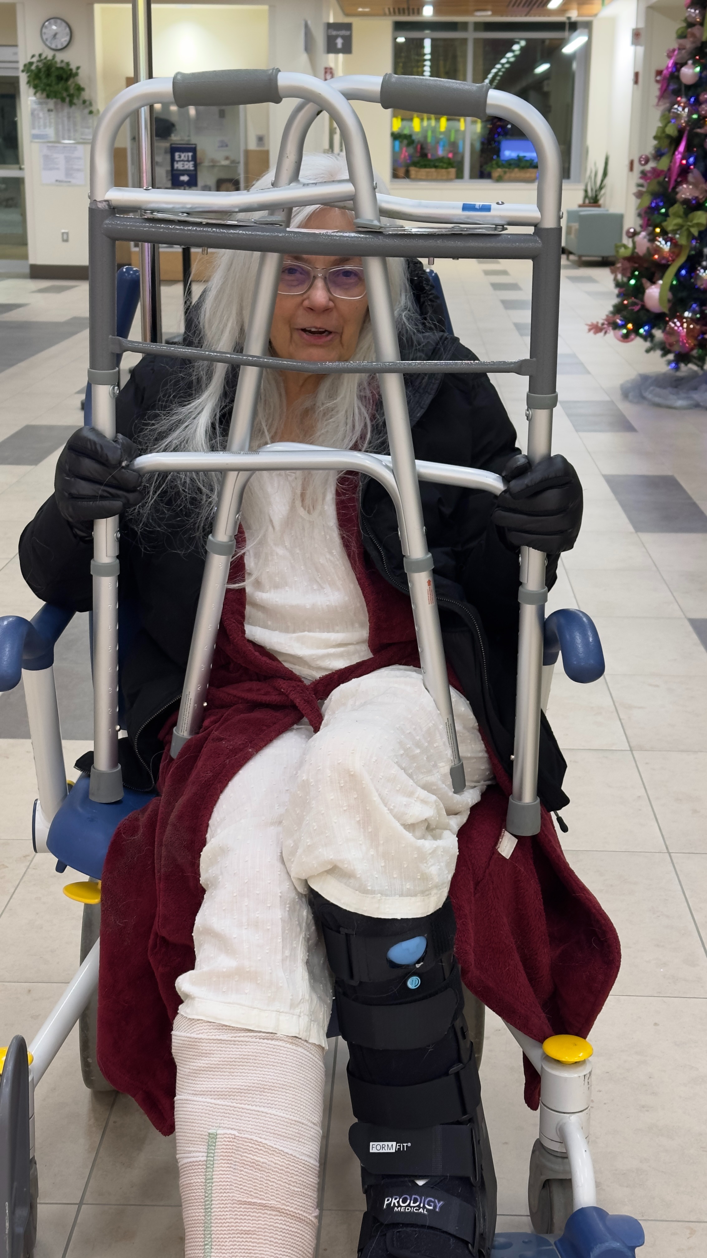 Help My Mom Recover After Breaking Both Ankles campaign photo, 5 of 8