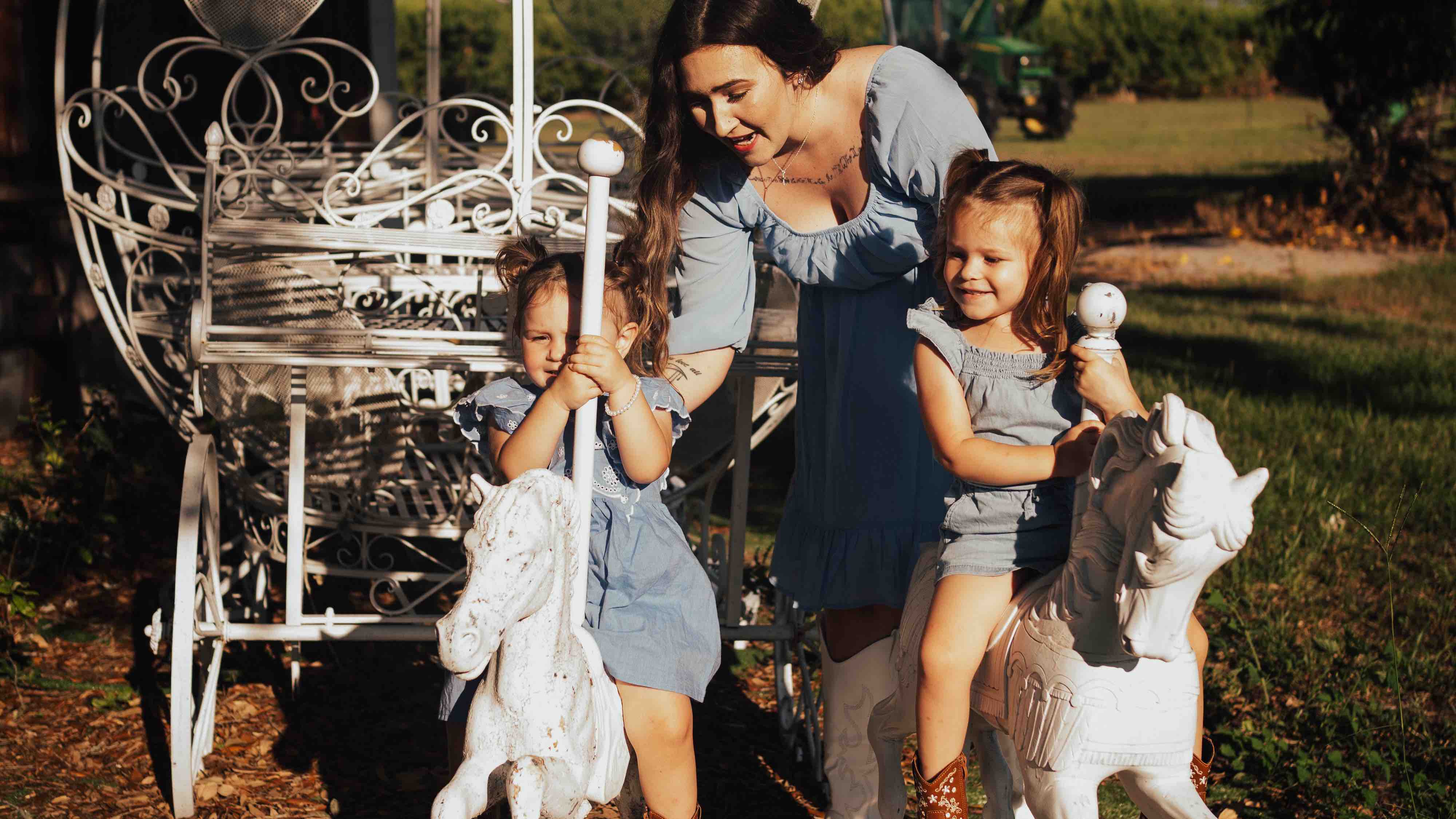Help a Single Mom Cover Legal & Family Expenses photo