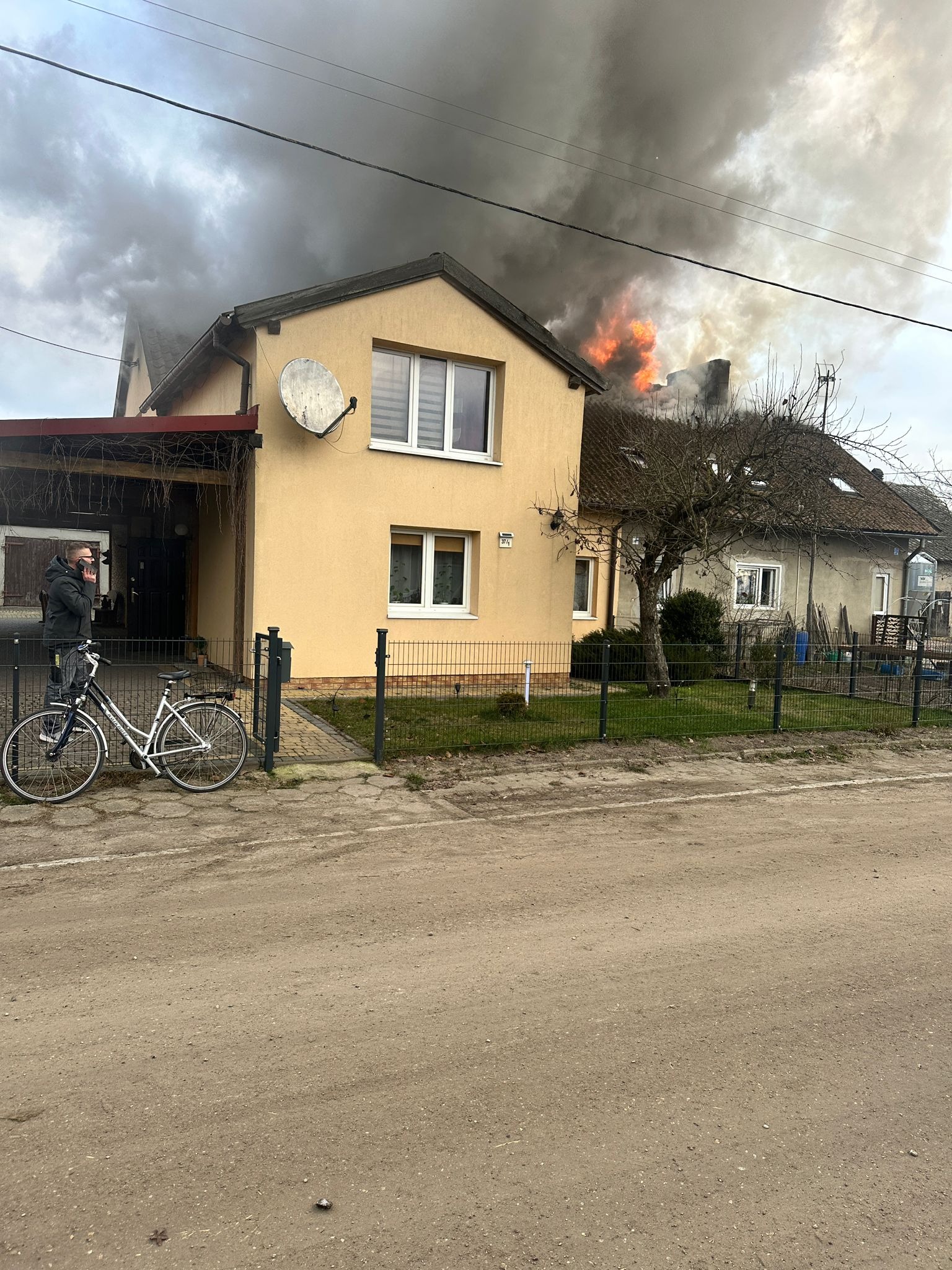 Oma verlor alles im Feuer -lasst uns ihr Zuhause zurückgeben campaign photo, 5 of 8