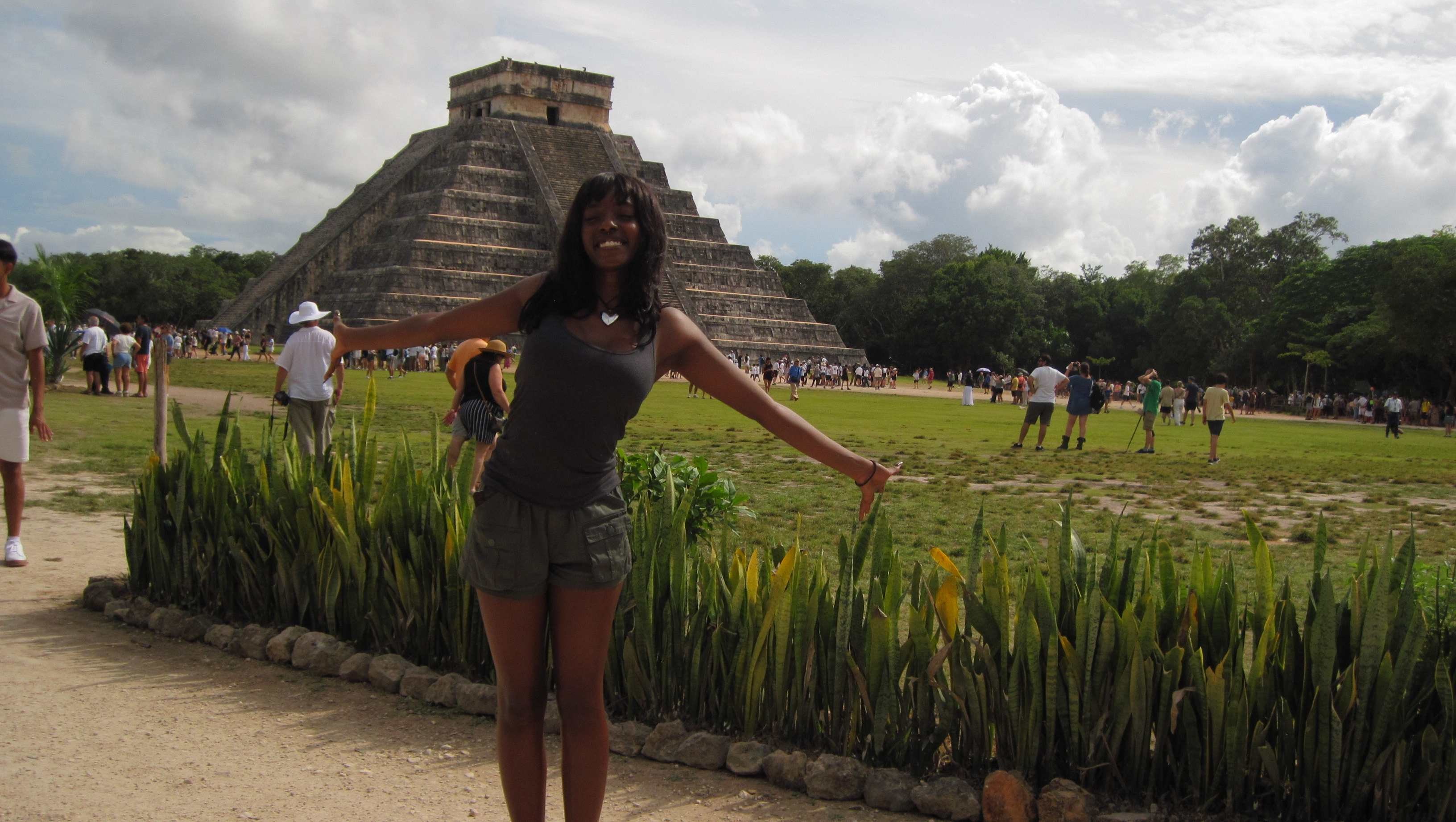 Help Ashlee Study Psychology Abroad photo