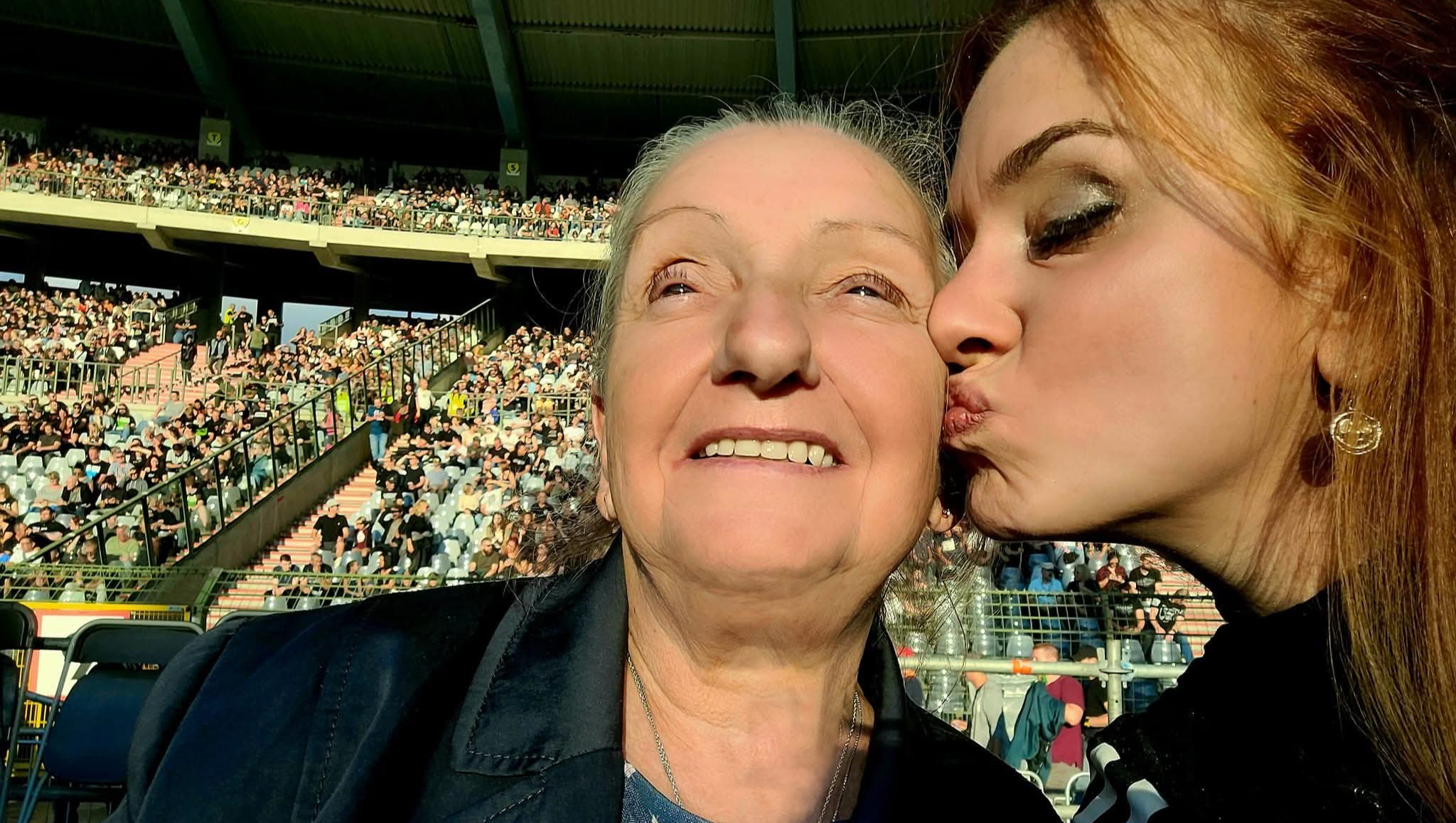 Help me te zorgen voor mezelf en mijn mama AUB! photo
