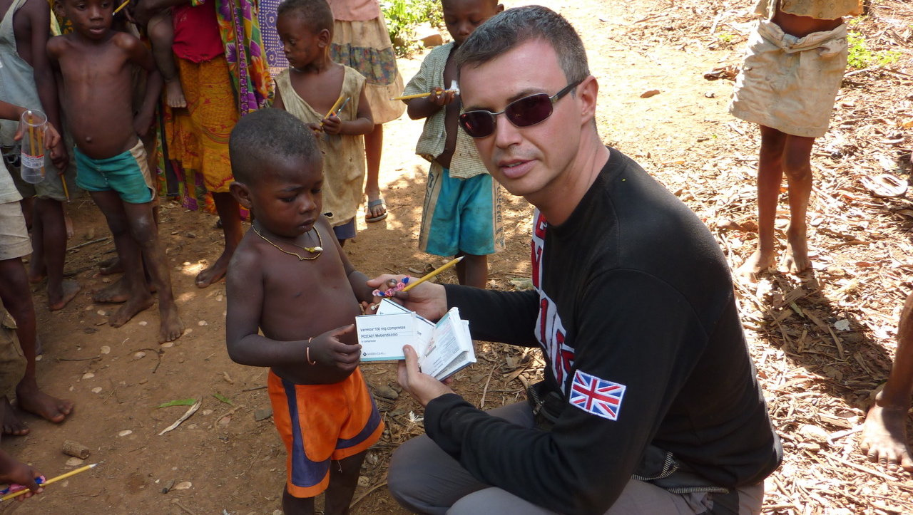 Medicinali e attrezzature per un ambulatorio in Madagascar