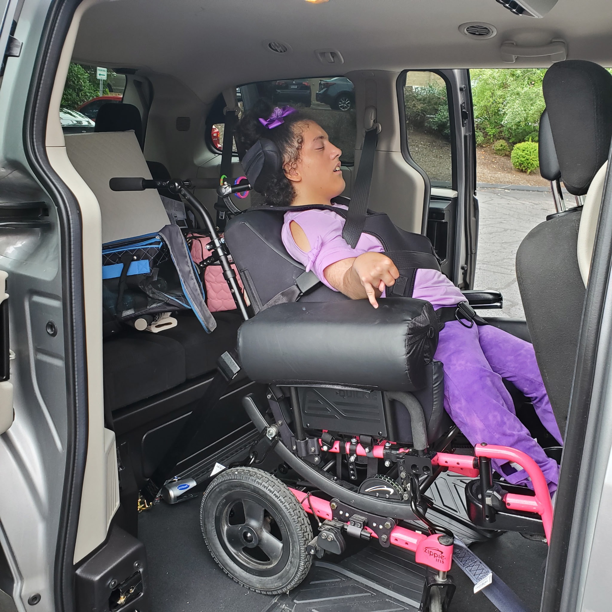 Urgent: Fix Jennie's Minivan for Her Care campaign photo, 2 of 6