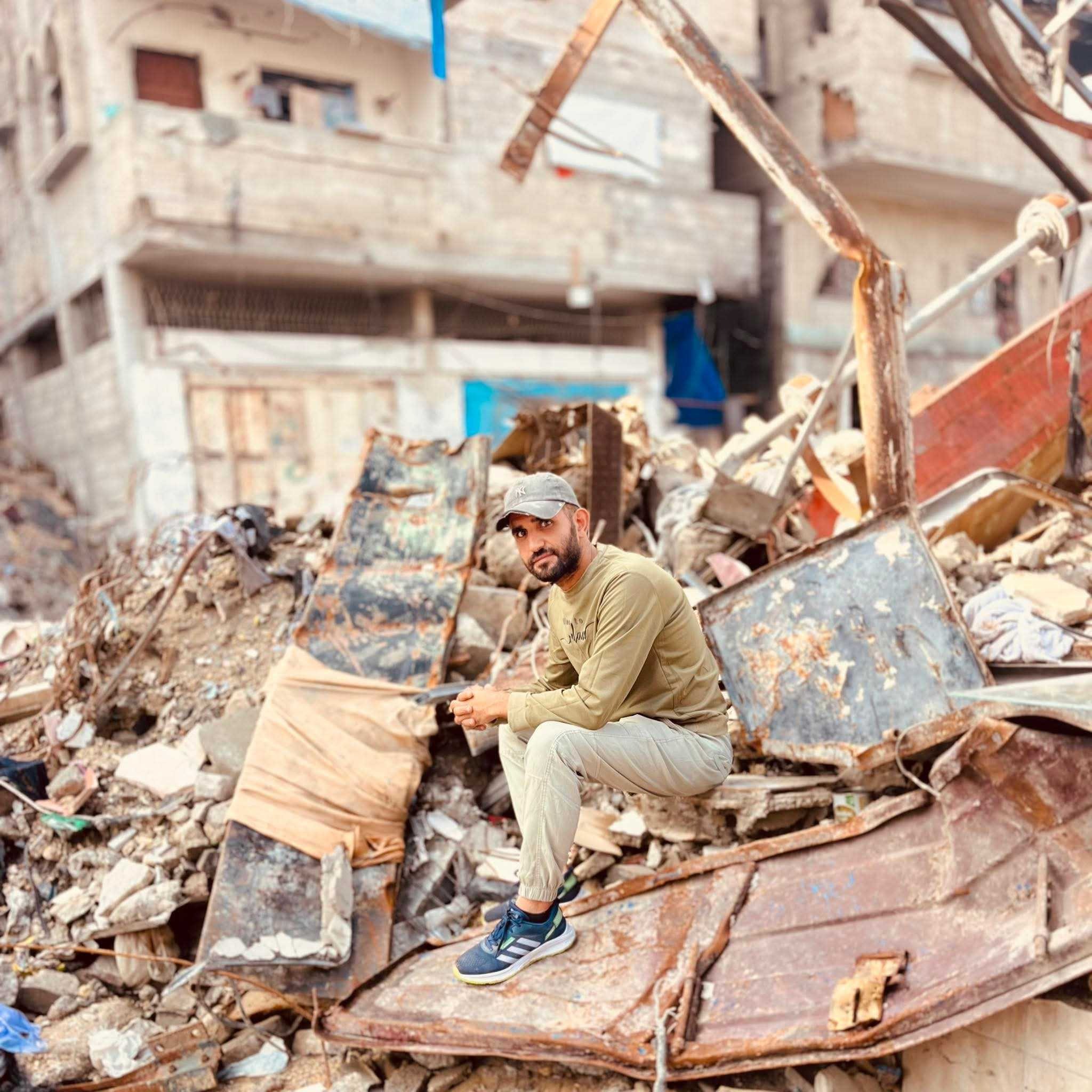 Help a mother provide food and shelter in Gaza campaign photo, 2 of 10