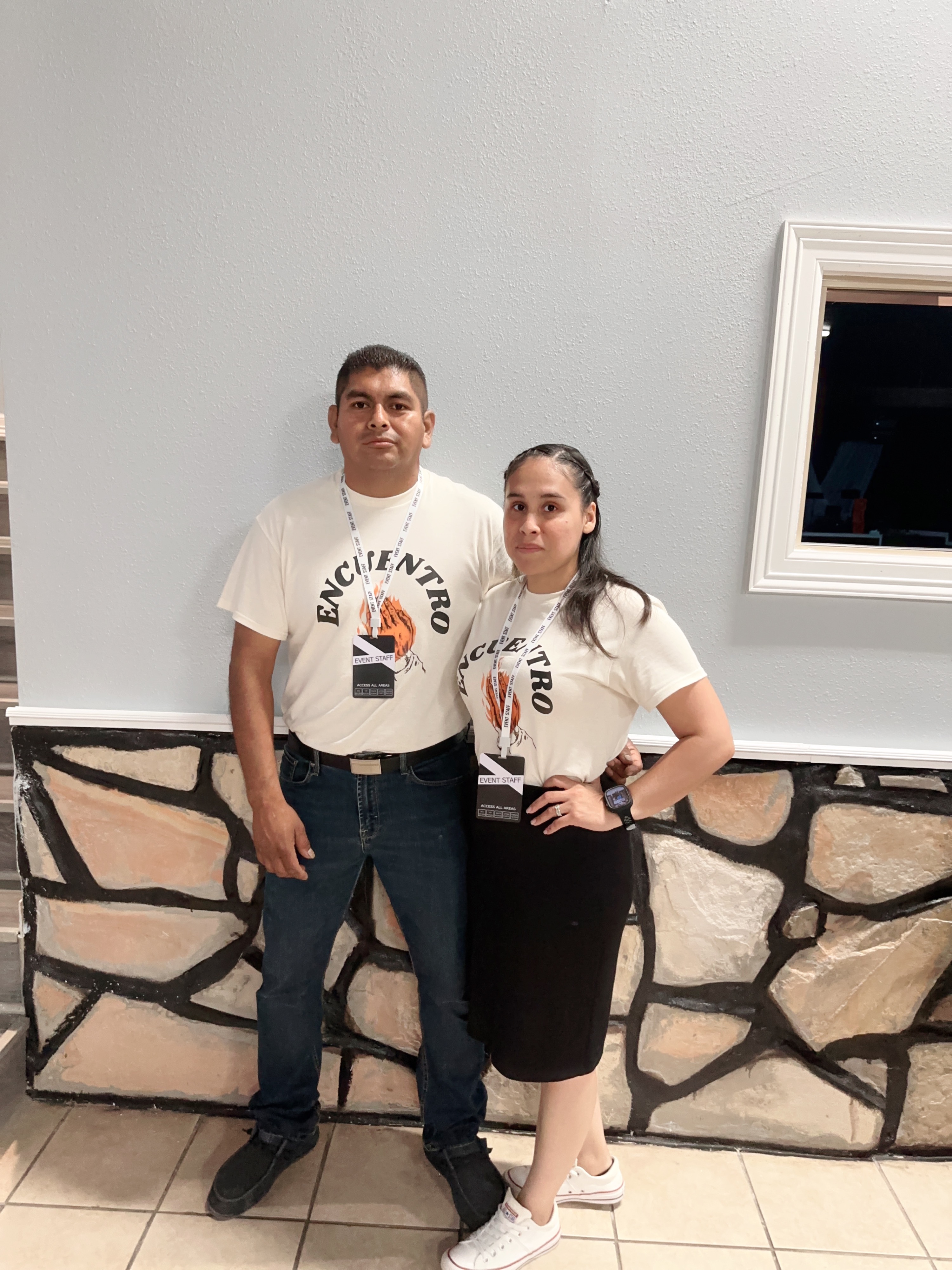 Help bring Jessica and Juan Jesus home to their children campaign photo, 2 of 5