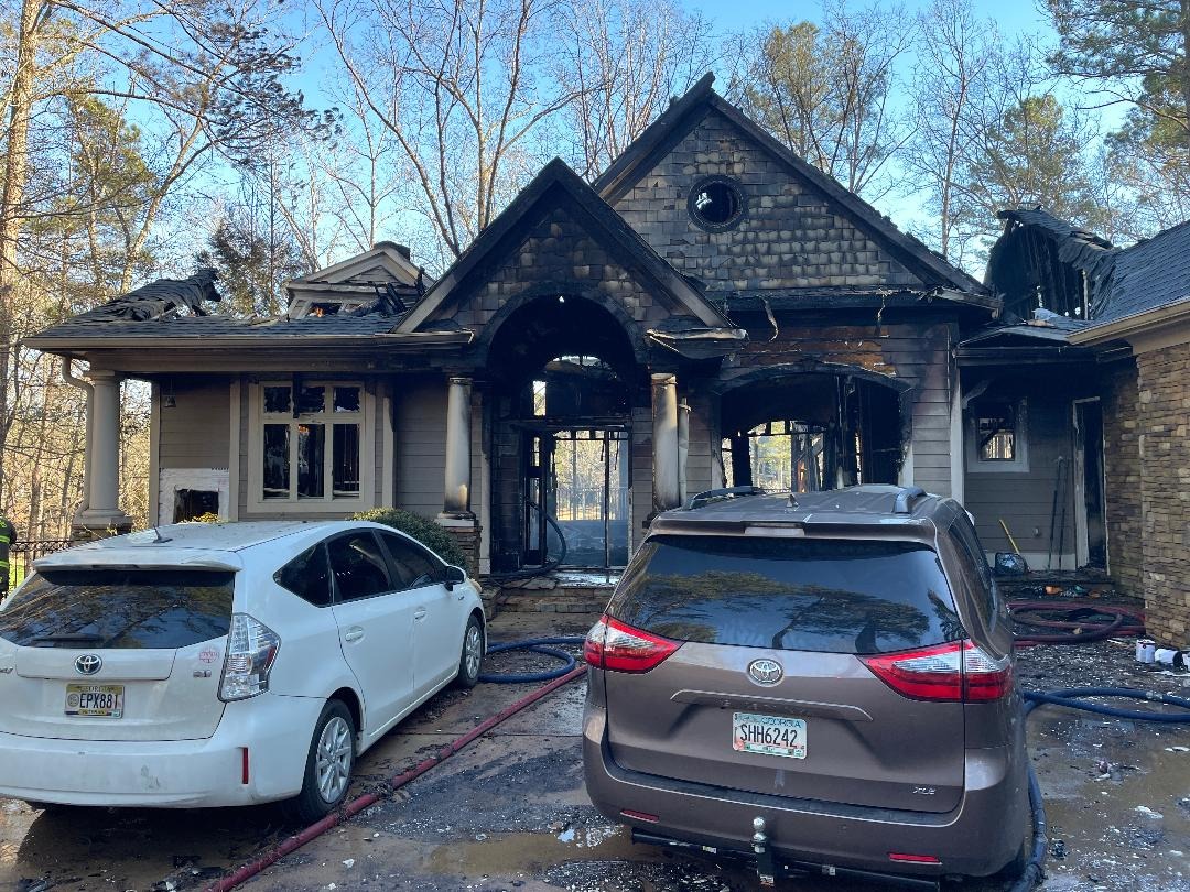 Support Family of 8 After Devastating House Fire campaign photo, 2 of 5