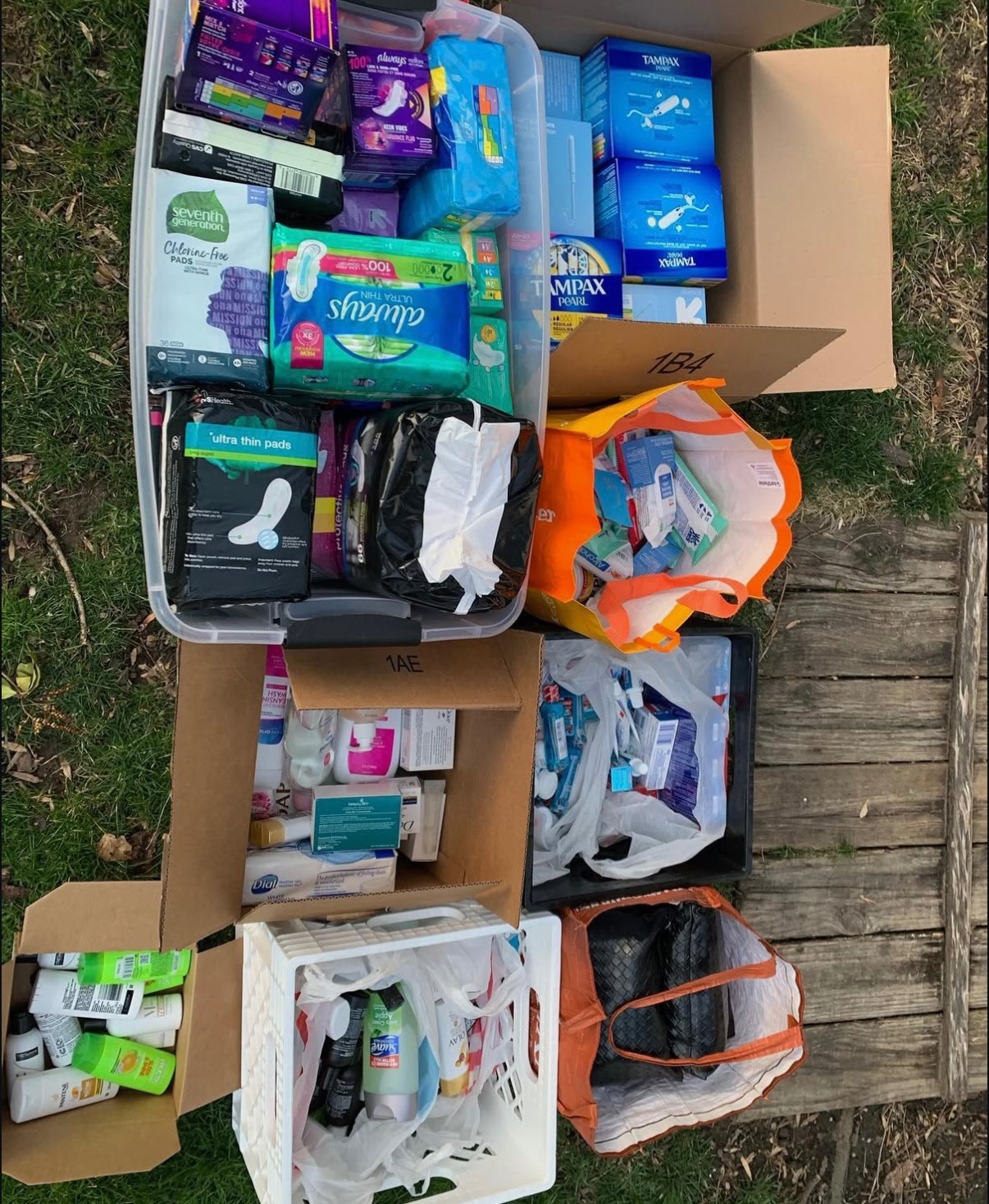 Toiletry Kits for Women Experiencing Poverty campaign photo, 2 of 8