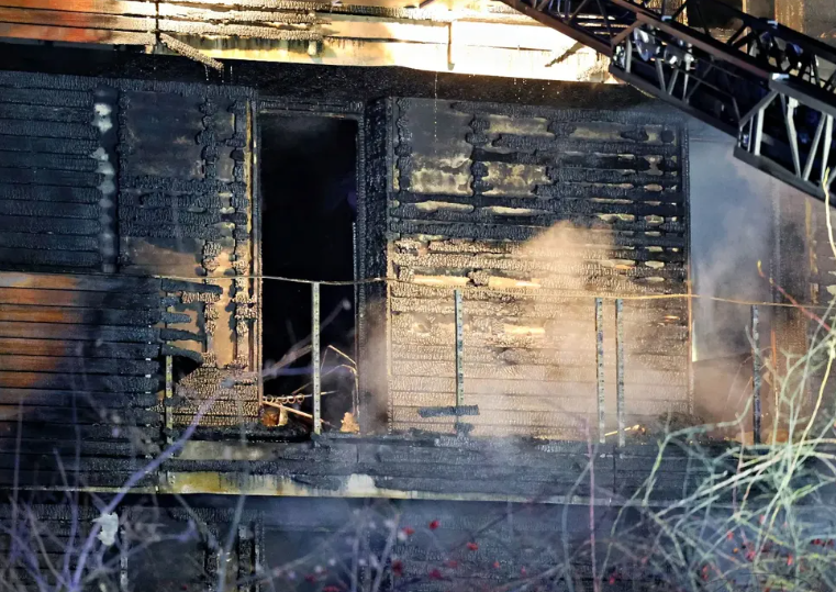 Hilfe für eine Familie nach Wohnungsbrand in Ansbach campaign photo, 2 of 6