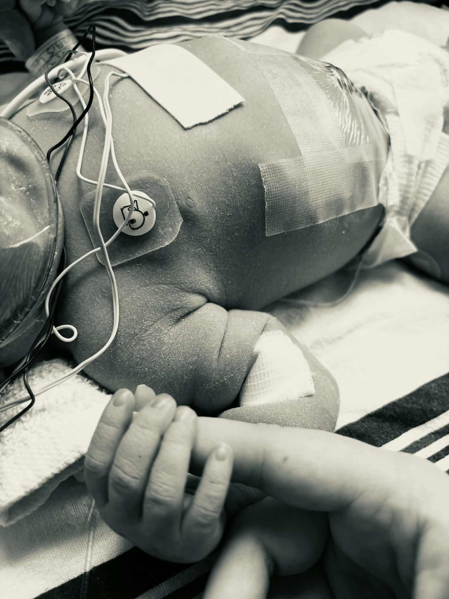Help Andrew & Jenaveve’s Newborn in the NICU campaign photo, 5 of 8