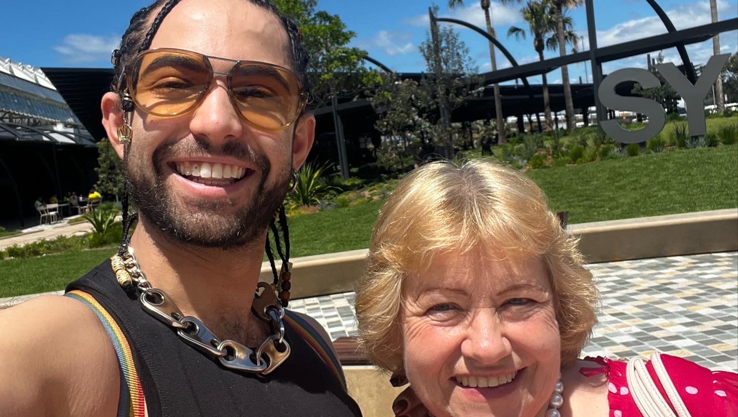 Help Babes Be with His Family in Australia