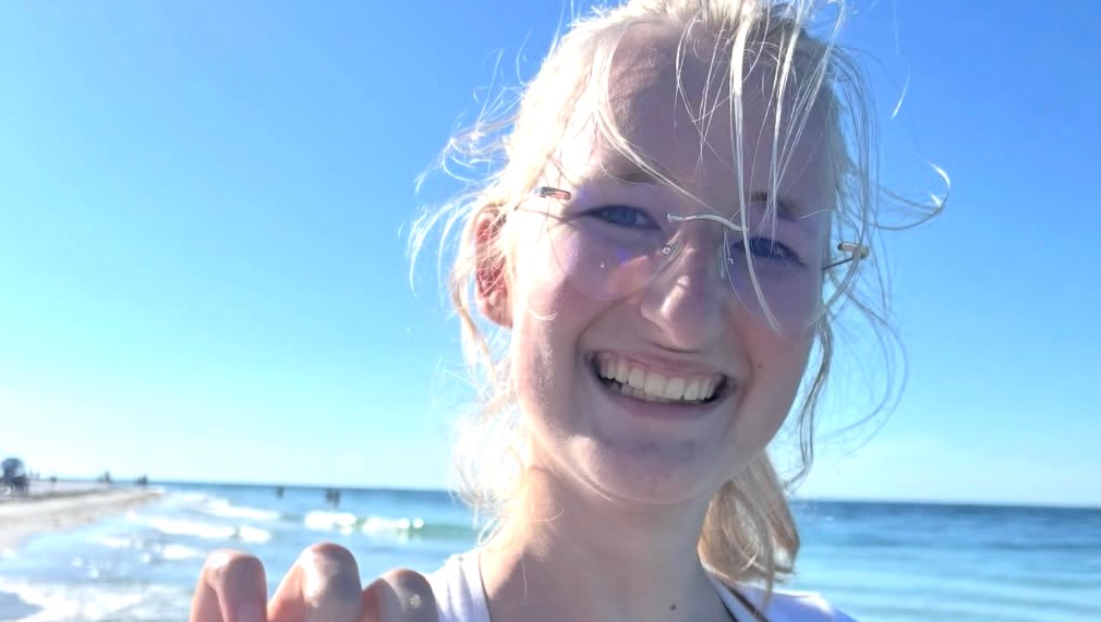 Help Evangeline Get Back on Her Feet photo