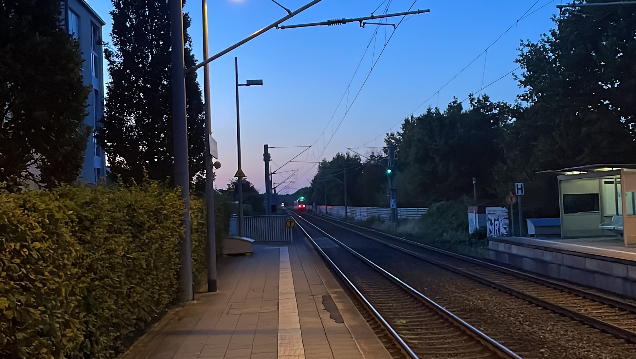 Jugendlicher mit Schulden photo